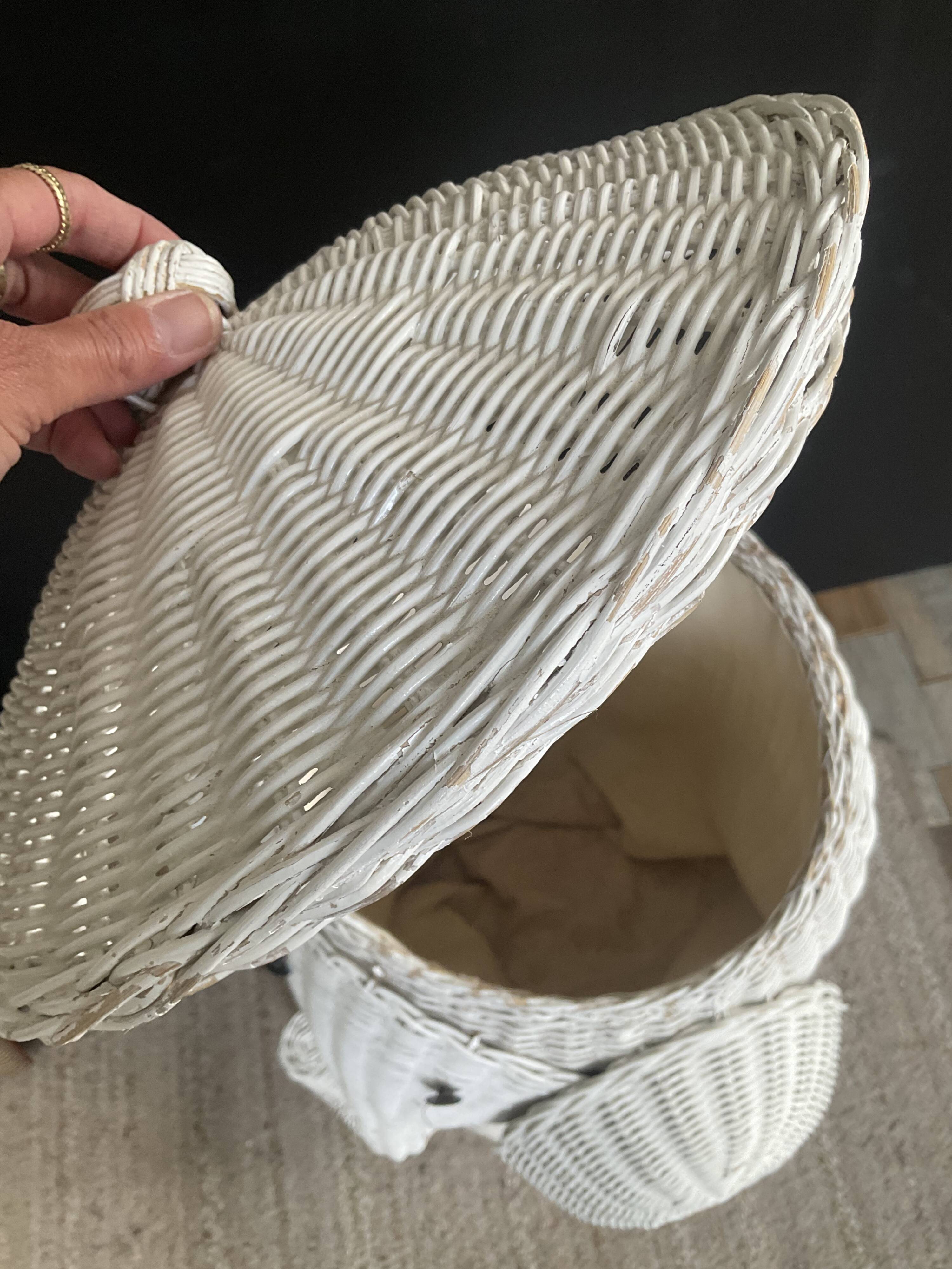 Vintage elephant laundry basket in rattan and wicker