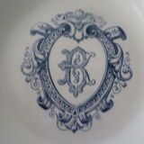 Assiette  terre de fer faience ancienne monogramme B