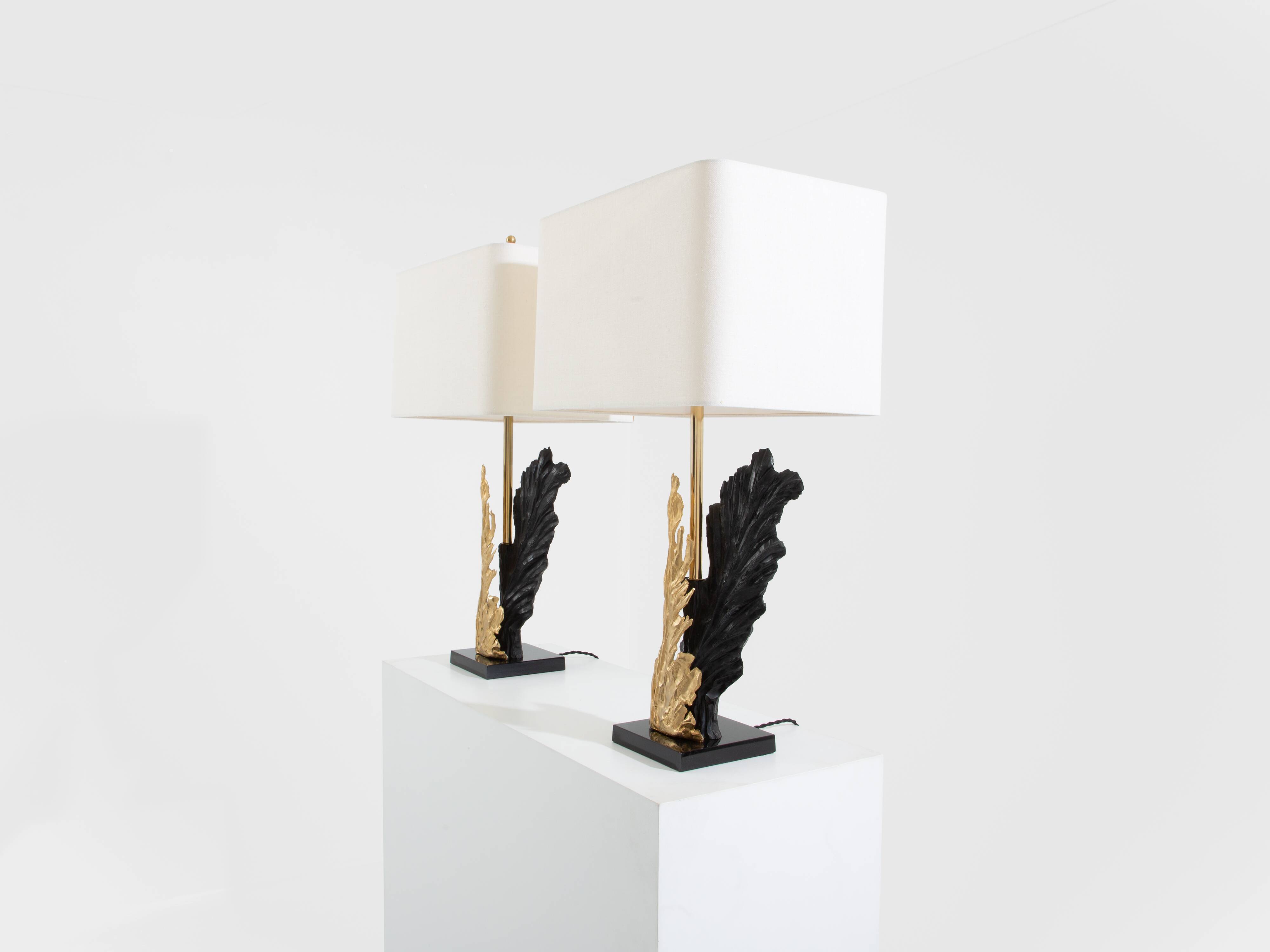 Paire de lampes bronze et résine de Philippe Cheverny 1970s