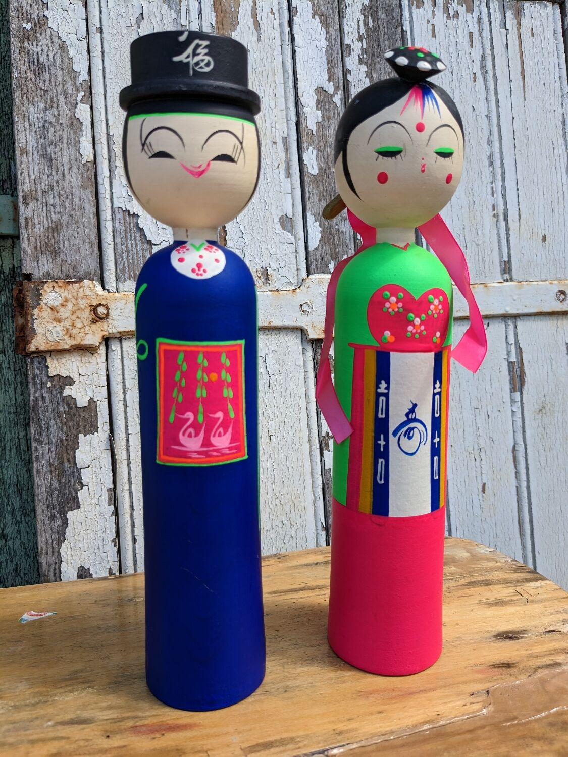 Kokeshi doll as a couple
