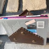 Porte-revues ou porte-courriers mural vintage 1960’s en métal marron