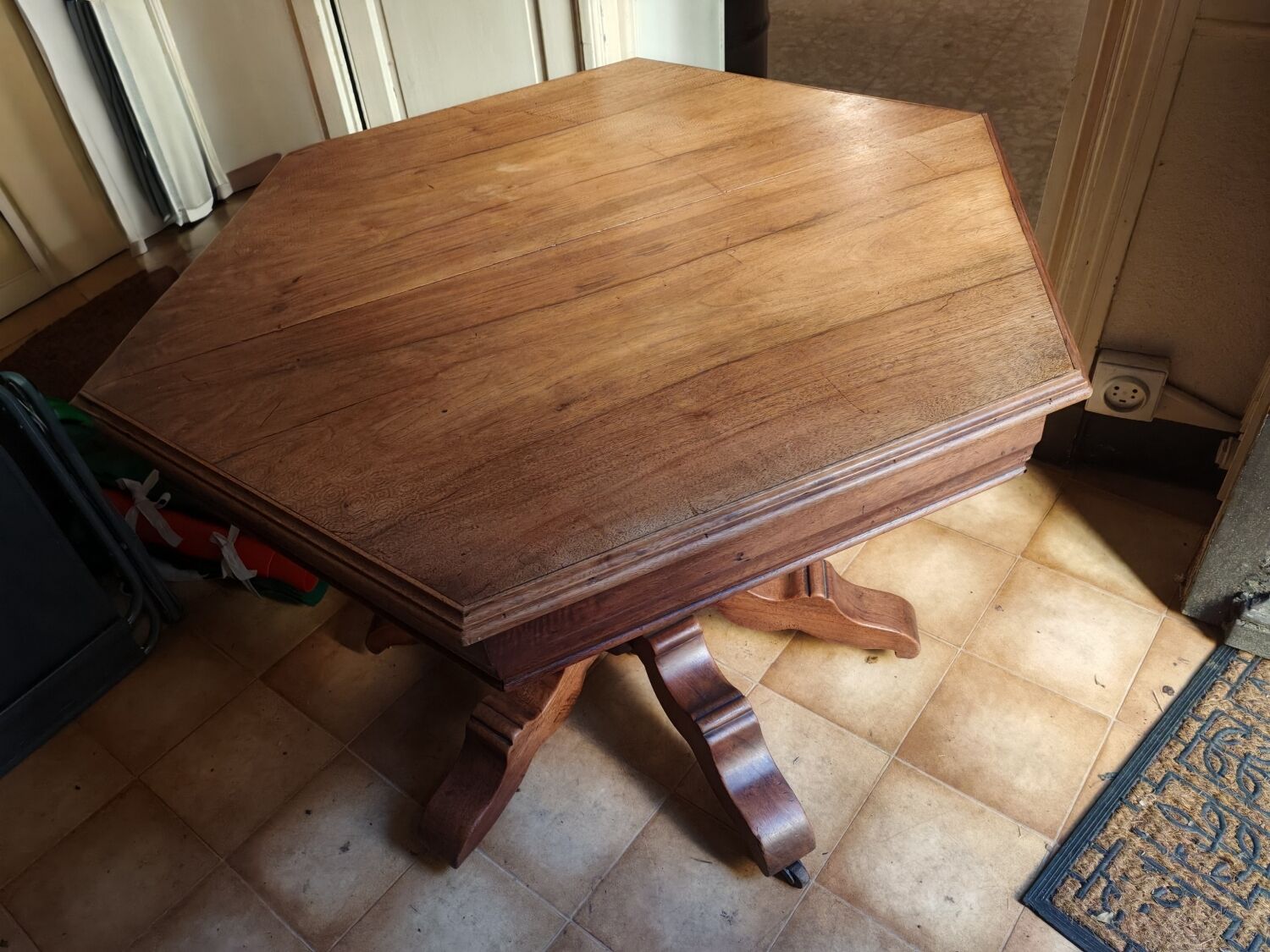Napoleon III hexagonal extendable table