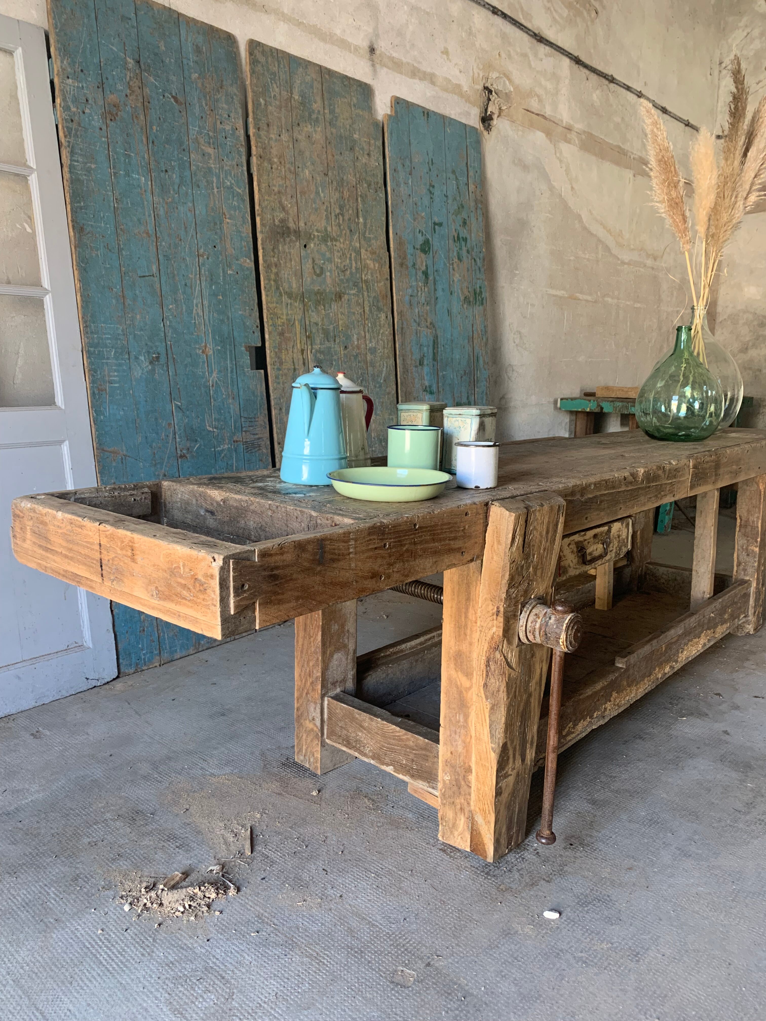 Carpenter's establishment