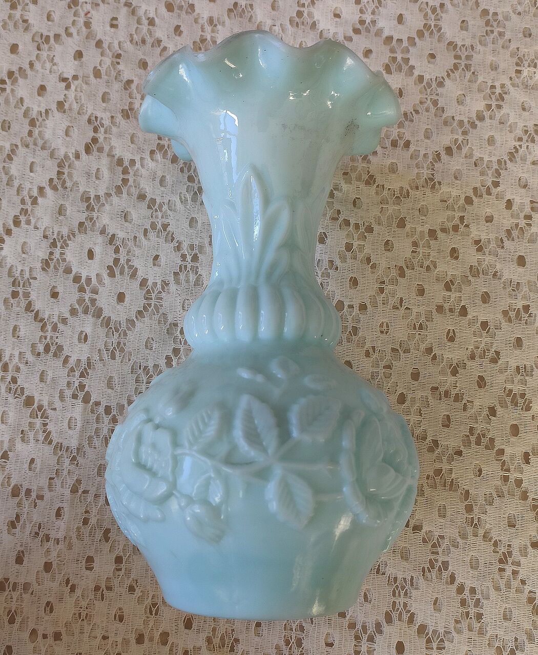 Vase ancien opaline bleue