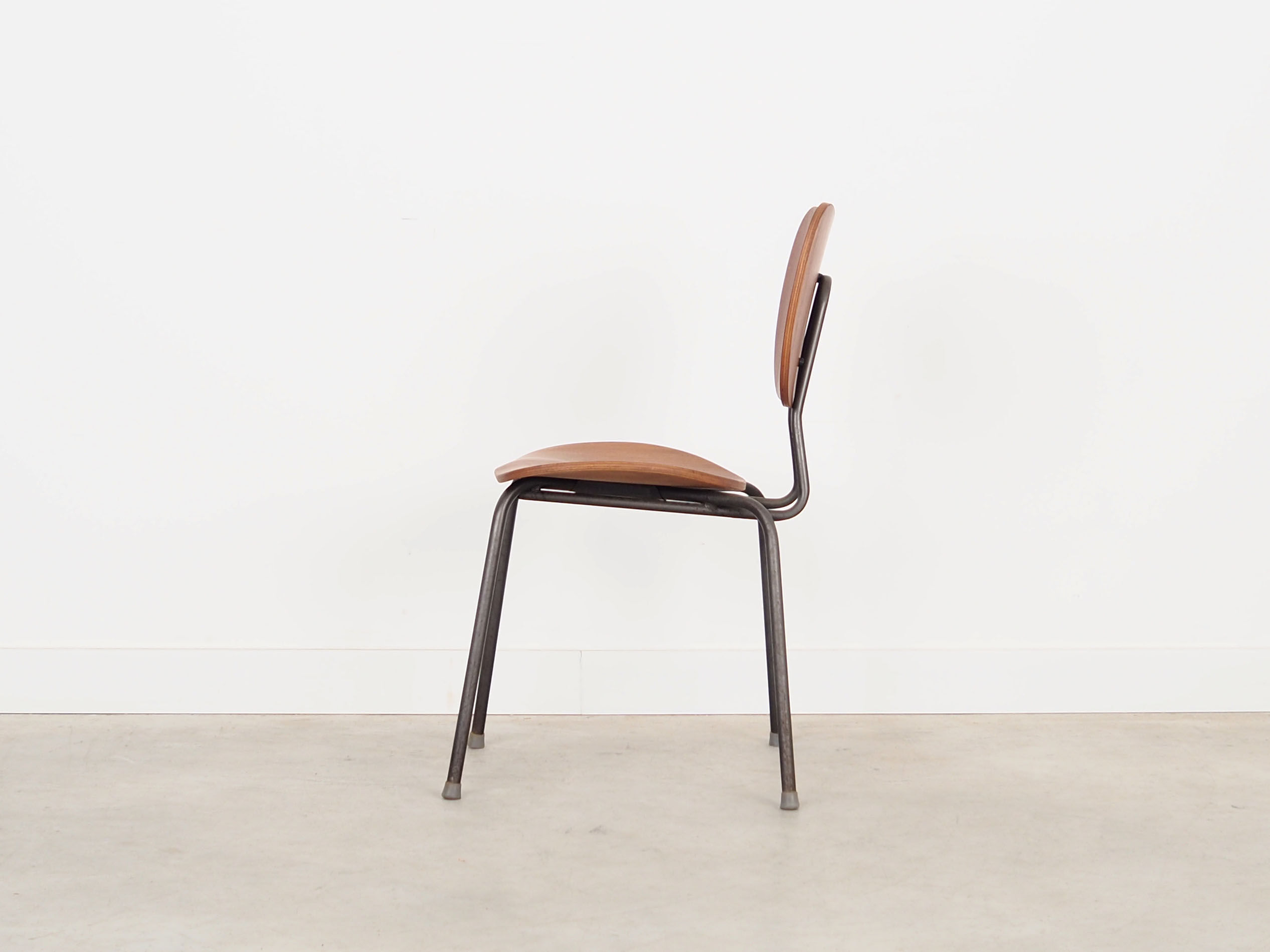 Chaise en teck, design danois, années 1960, production: Danemark