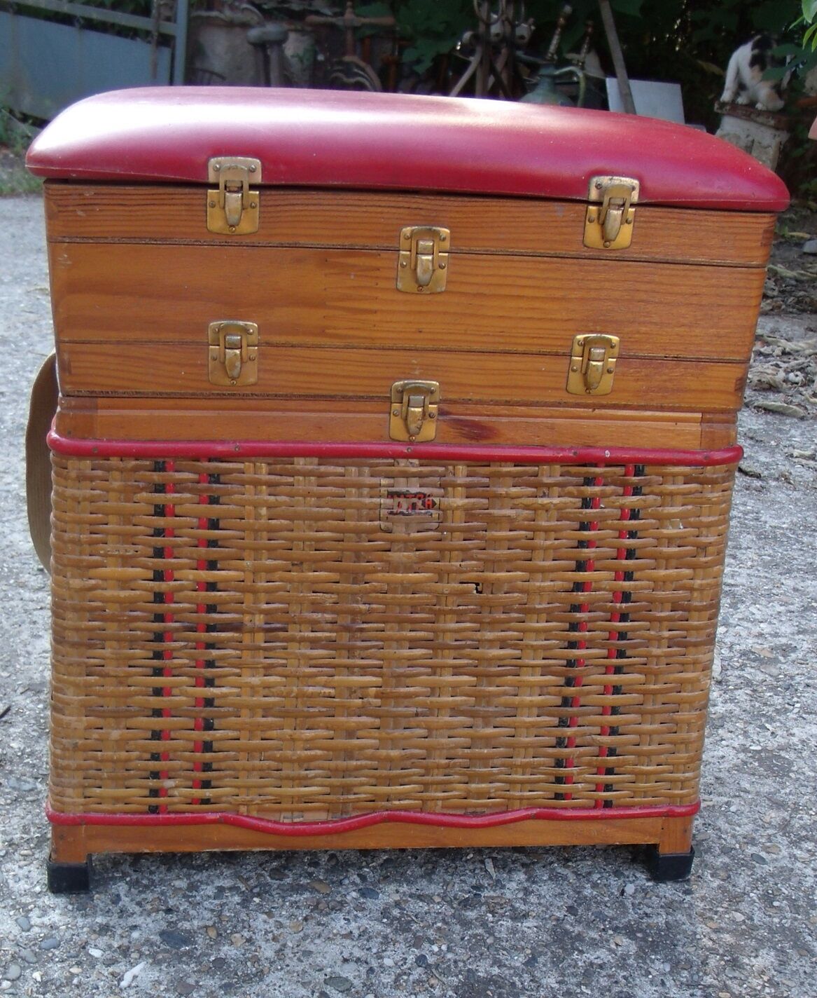 Rattan and skaï work box signed Soudexvinyl