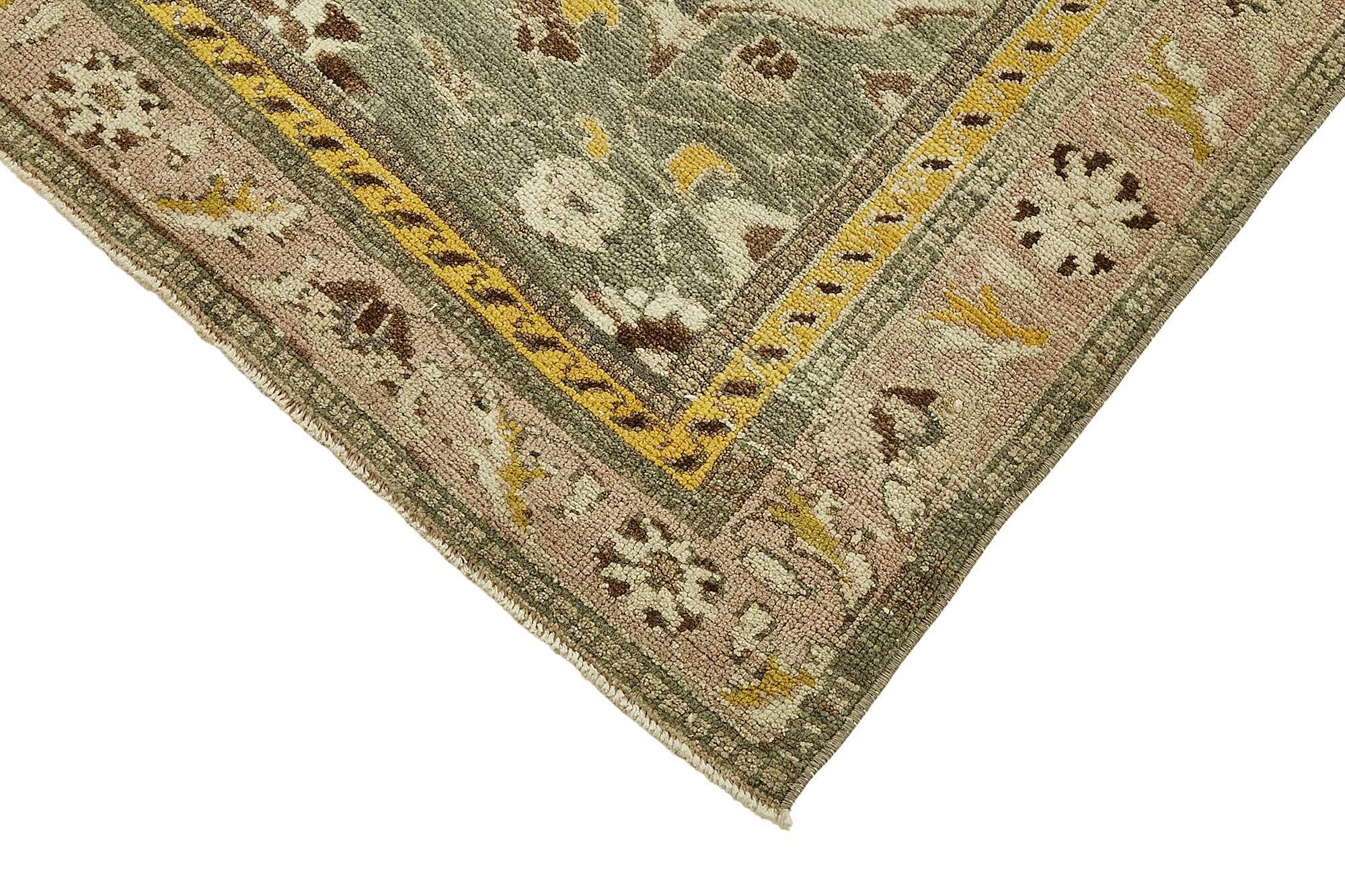 Turkish Vintage Anatolian Rug 134 cm x 187 cm