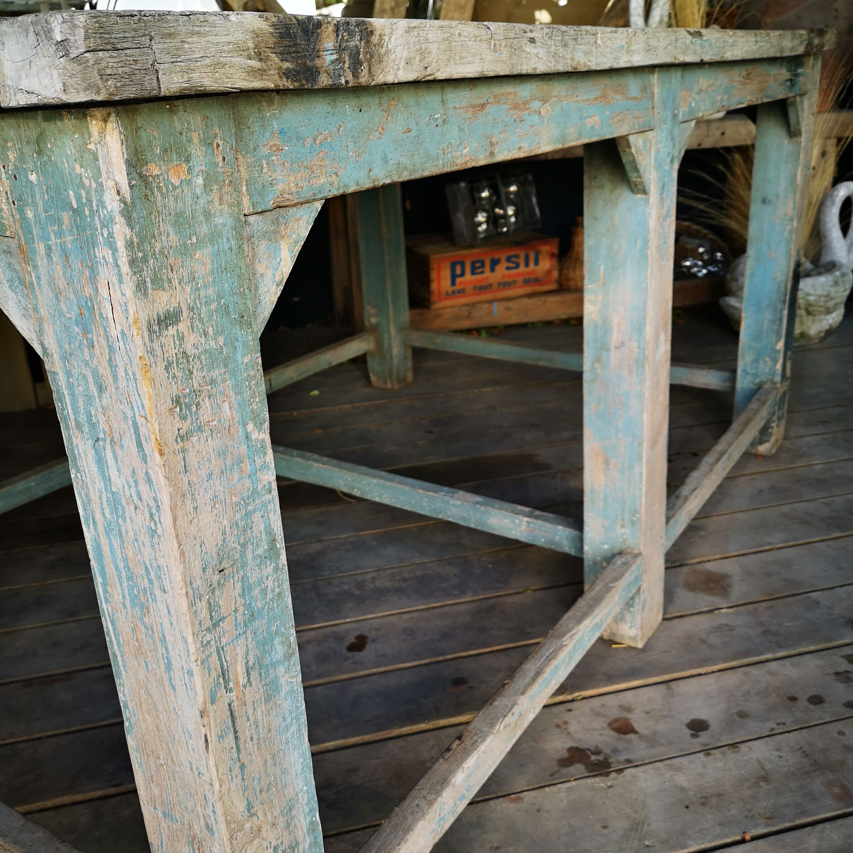 Workshop set, industrial central island.