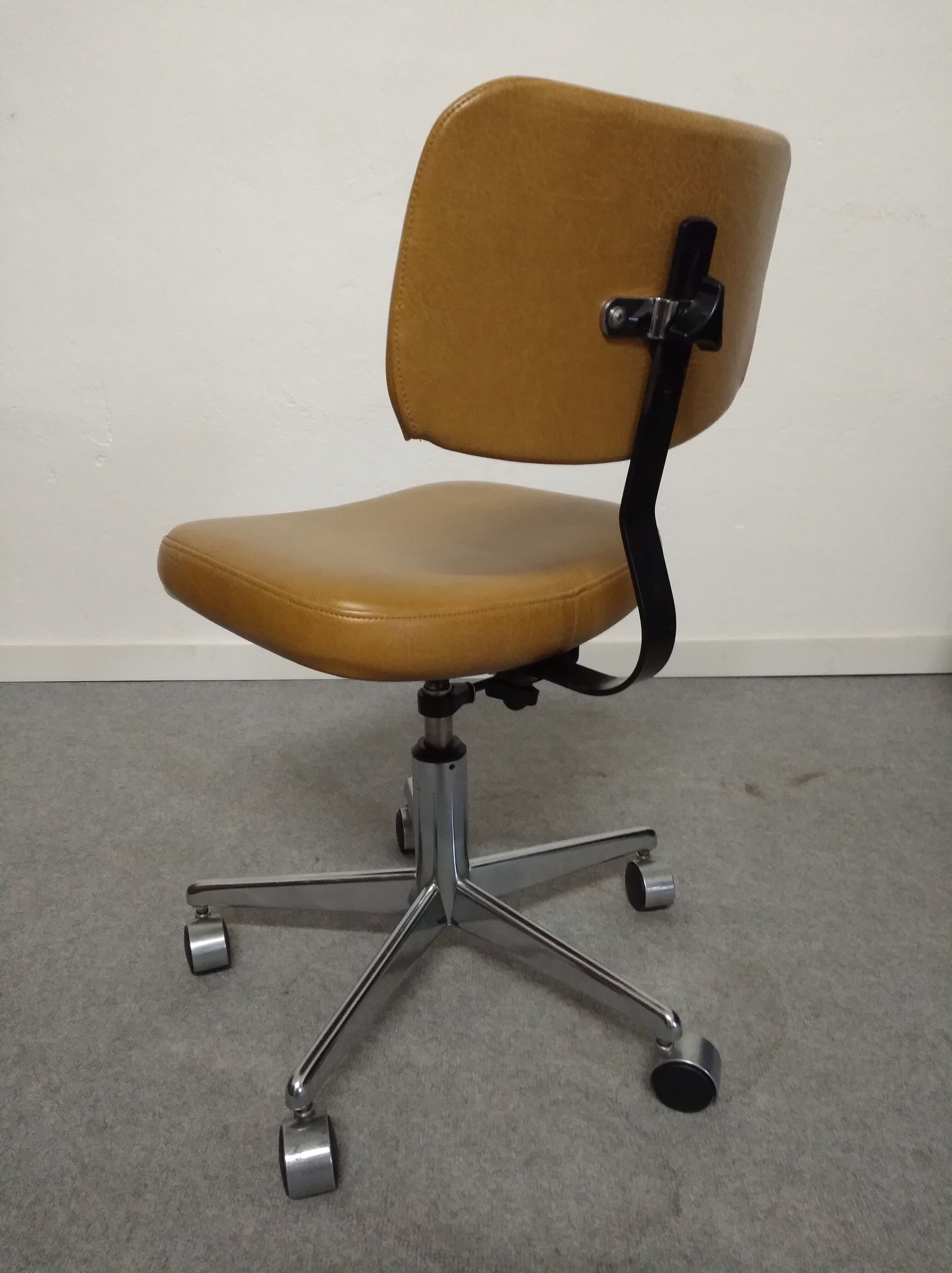 Chaise de bureau des années 60