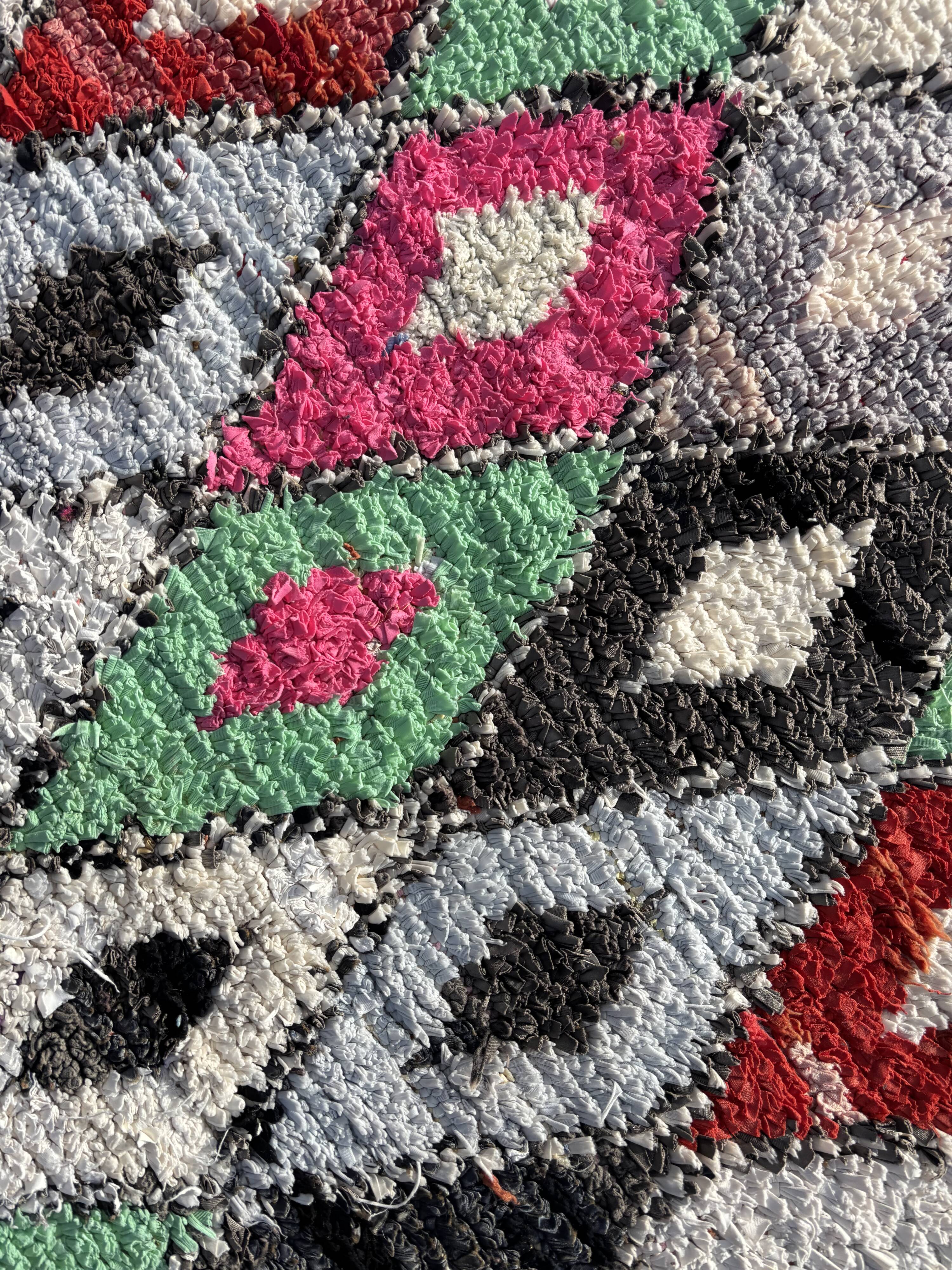 Boucherouite Berber rug – 100 x 210 cm – Handmade in Morocco