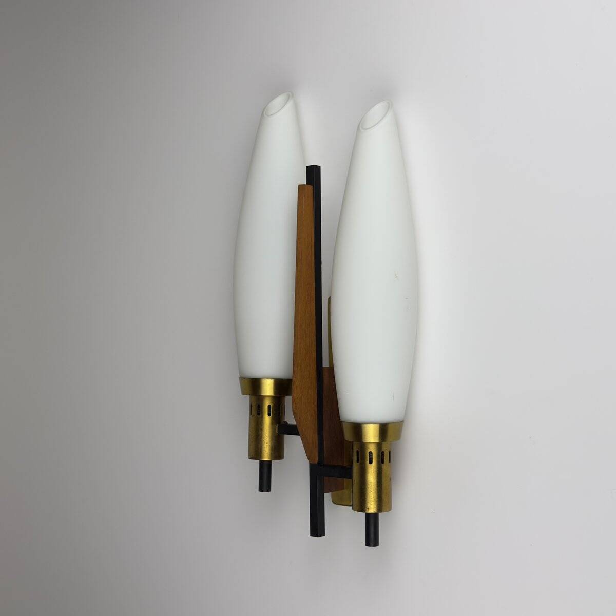 Vintage wall lamp by Stilnovo, Italy, 1960s