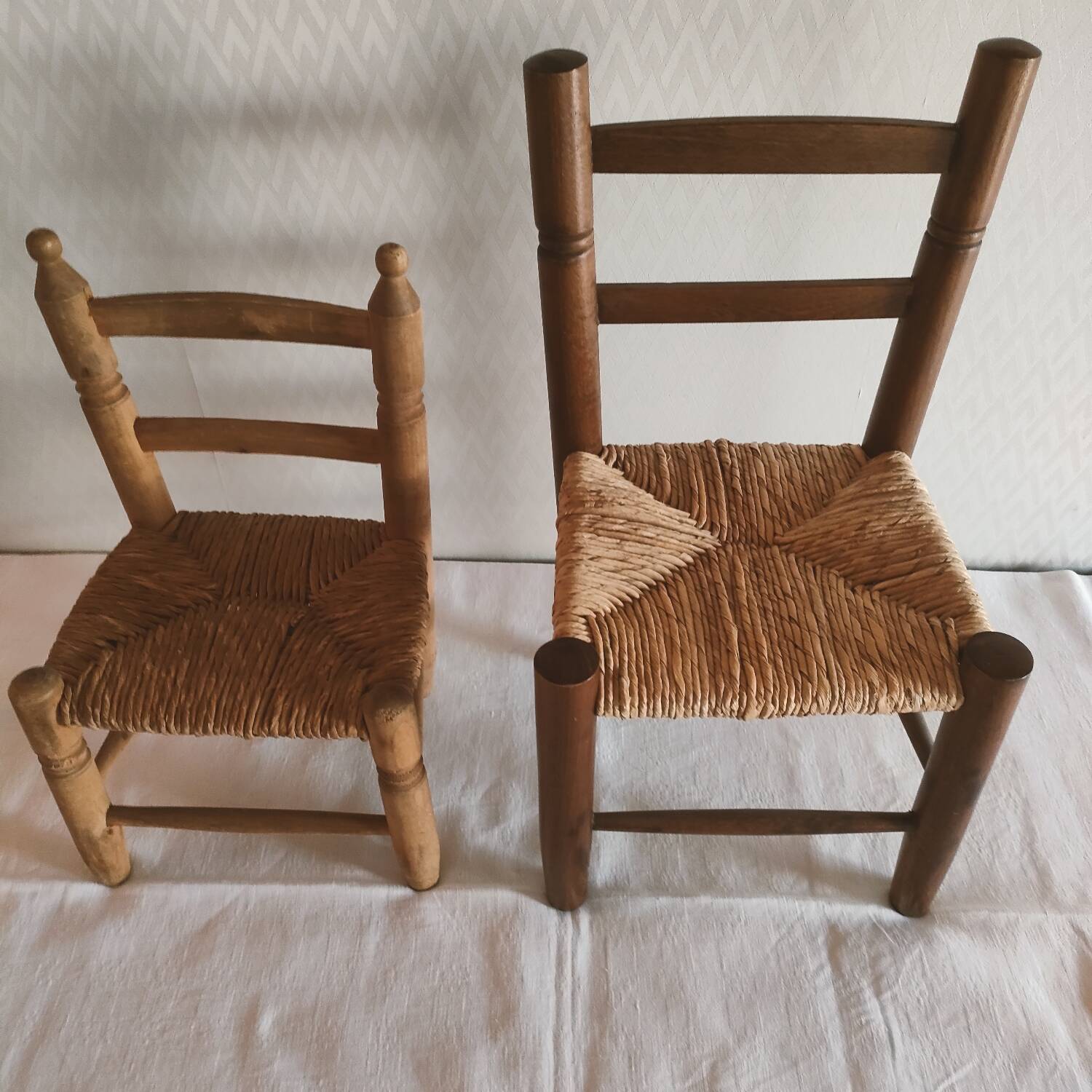 Set of 2 children's wooden chairs