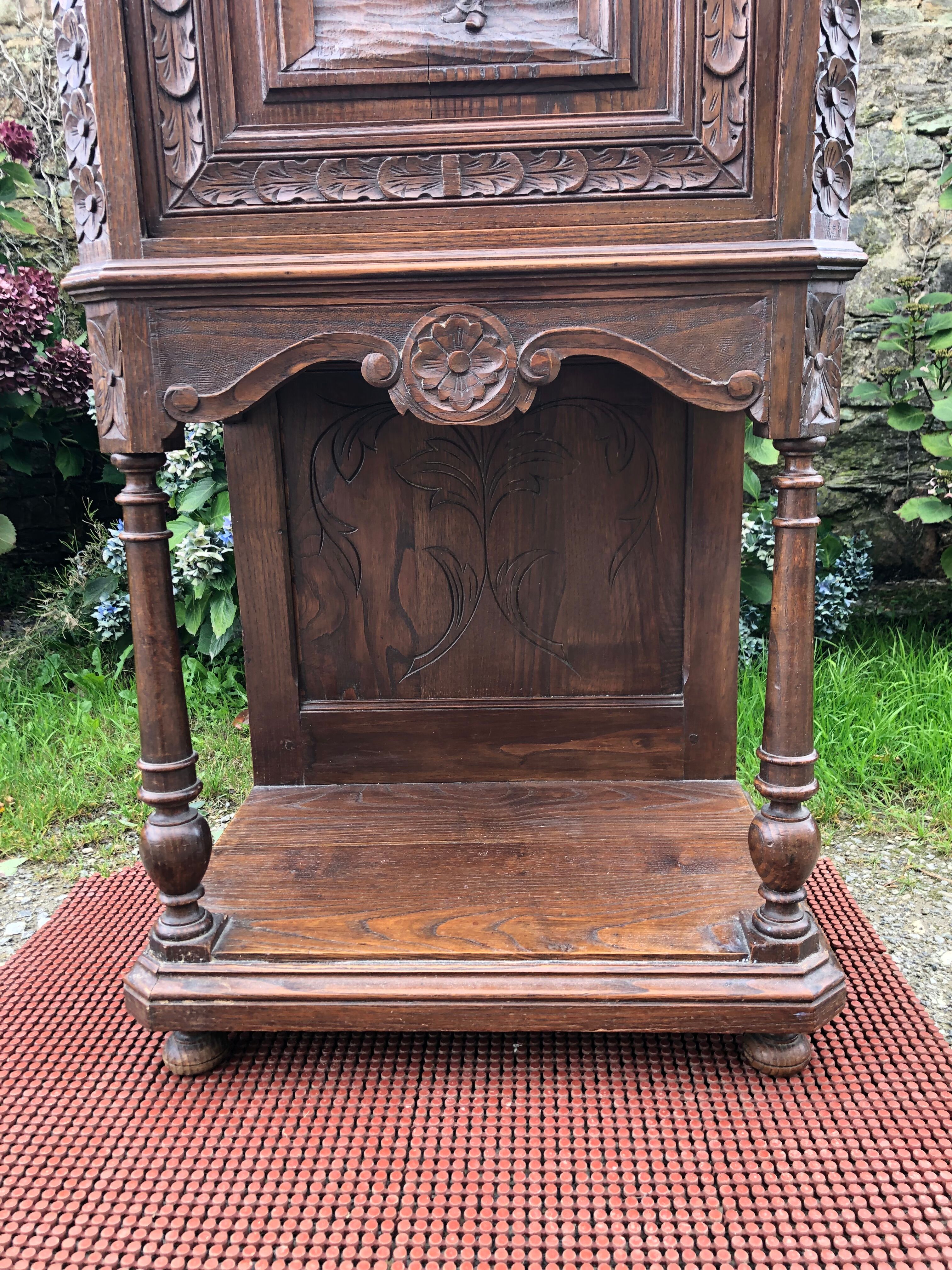 Breton oak sideboard from the early 20th century