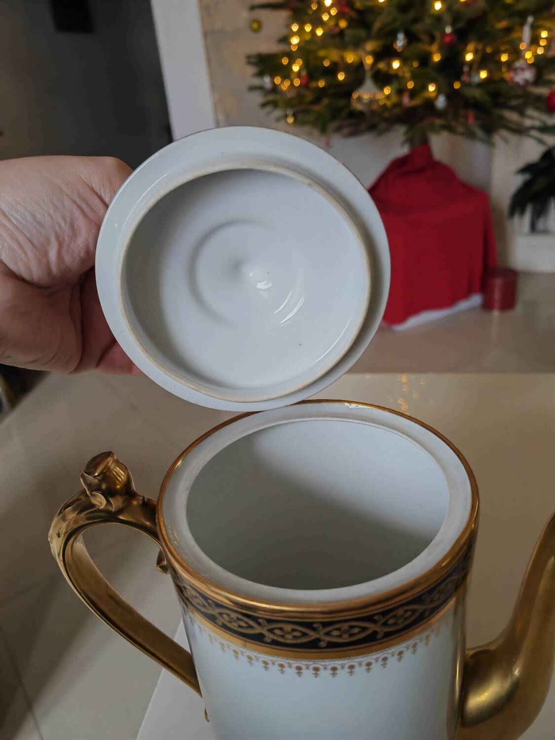 Chabrol and poirier coffee maker