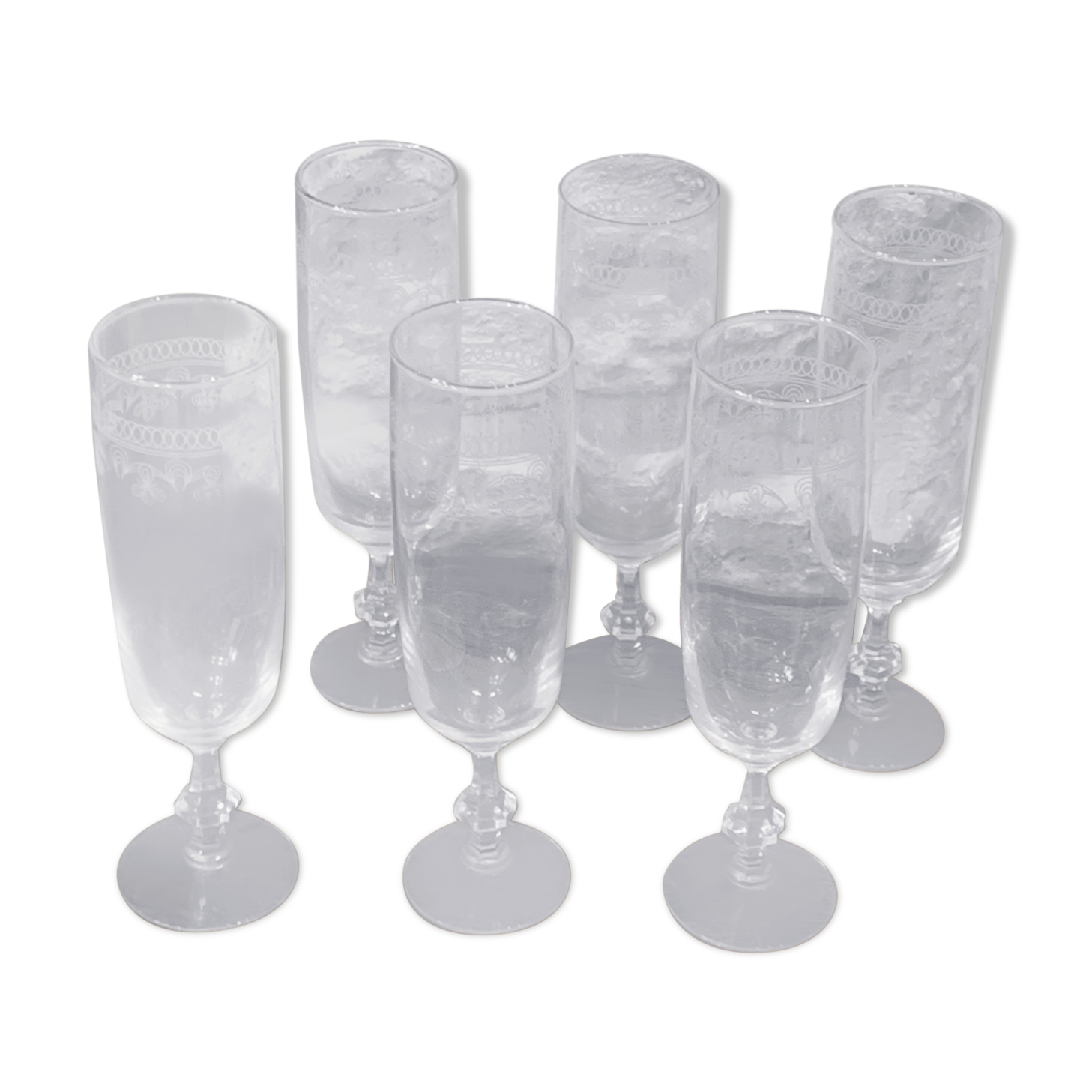 6 chiseled champagne flutes made of transparent glass