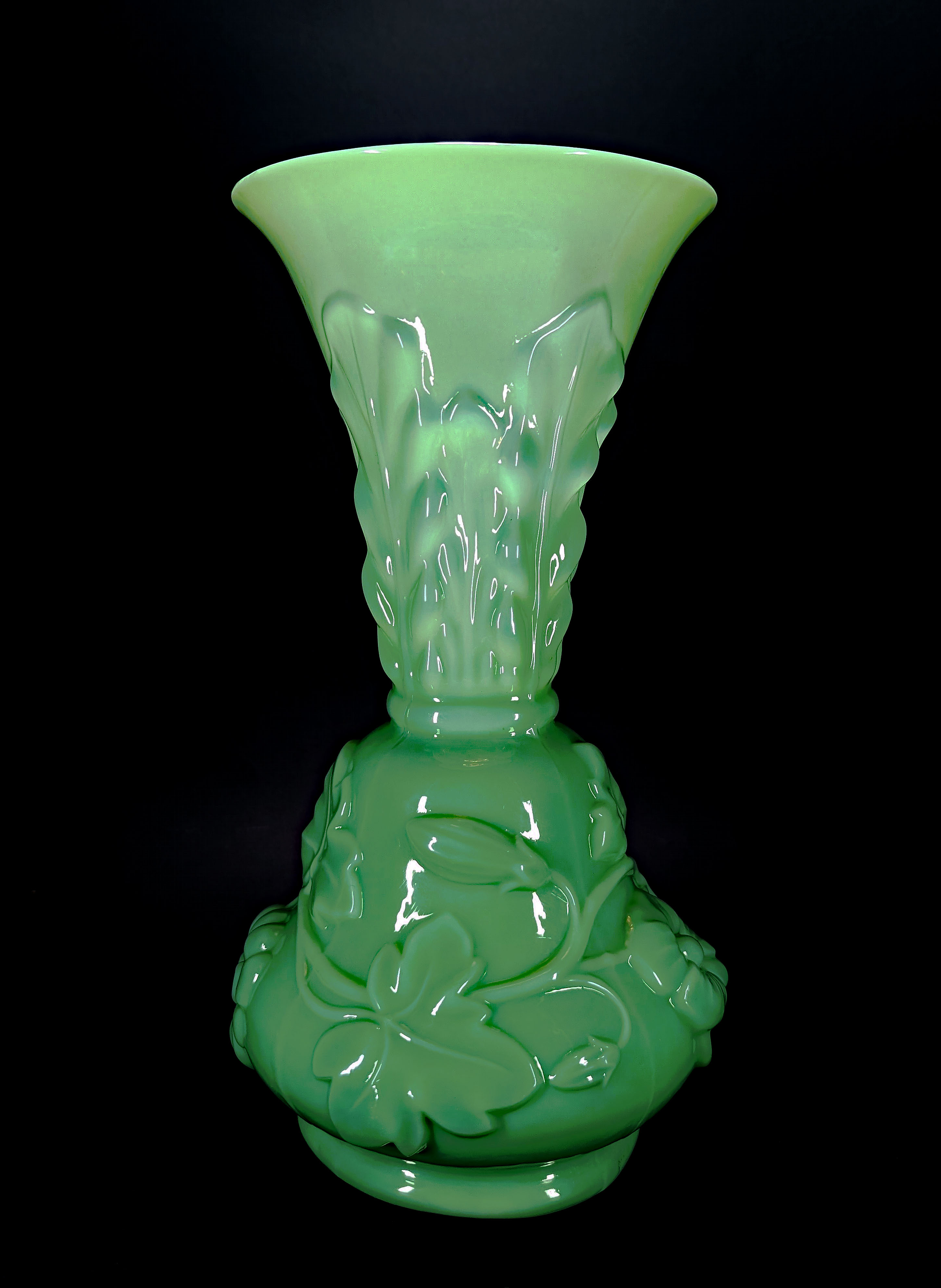 Vase St Louis "Capucine" Décor : Feuilles et guirlandes