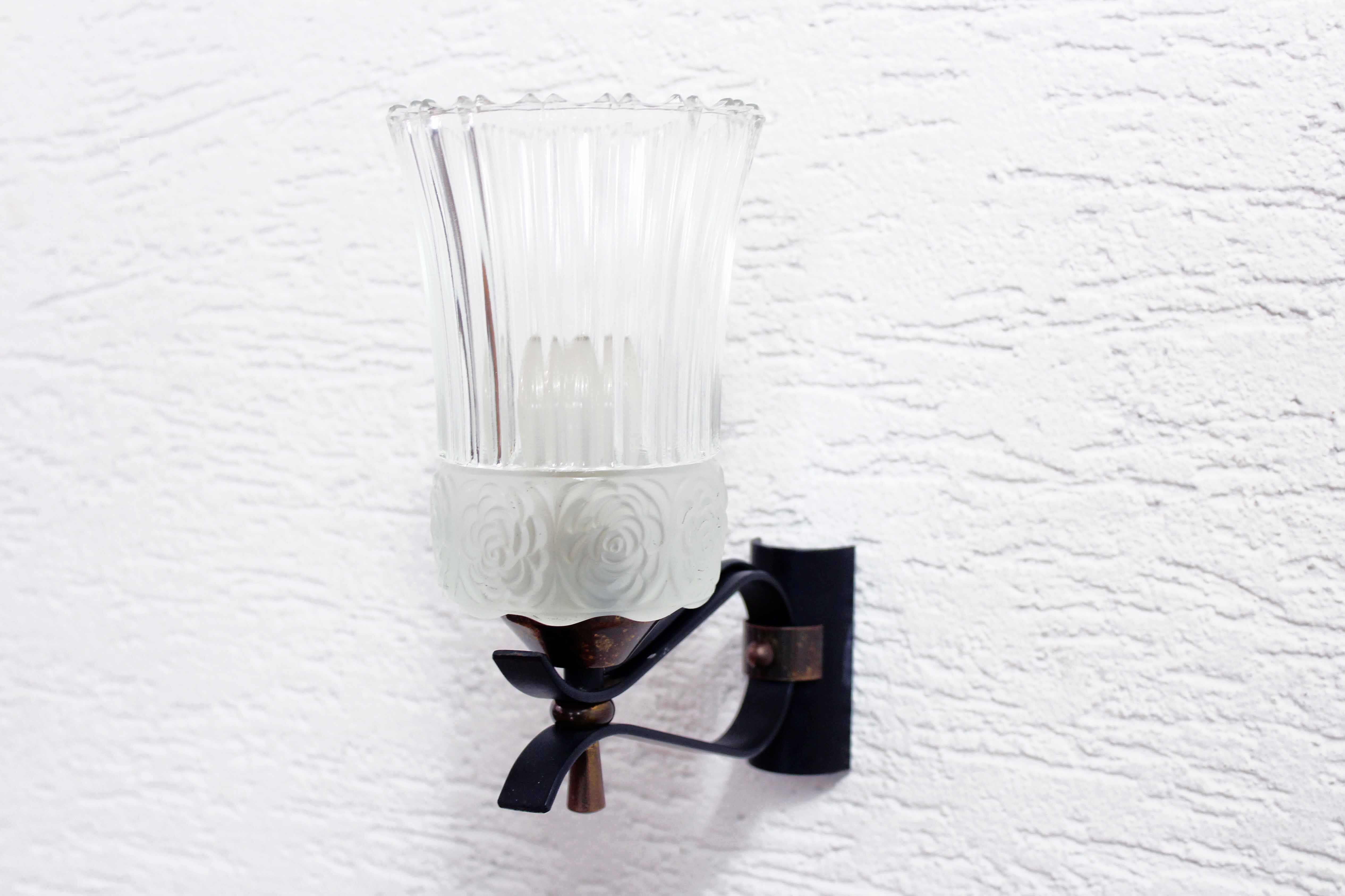 Art nouveau wall lamp