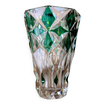 Vase Saint-Louis en cristal taillé vert – Art de la table & décoration