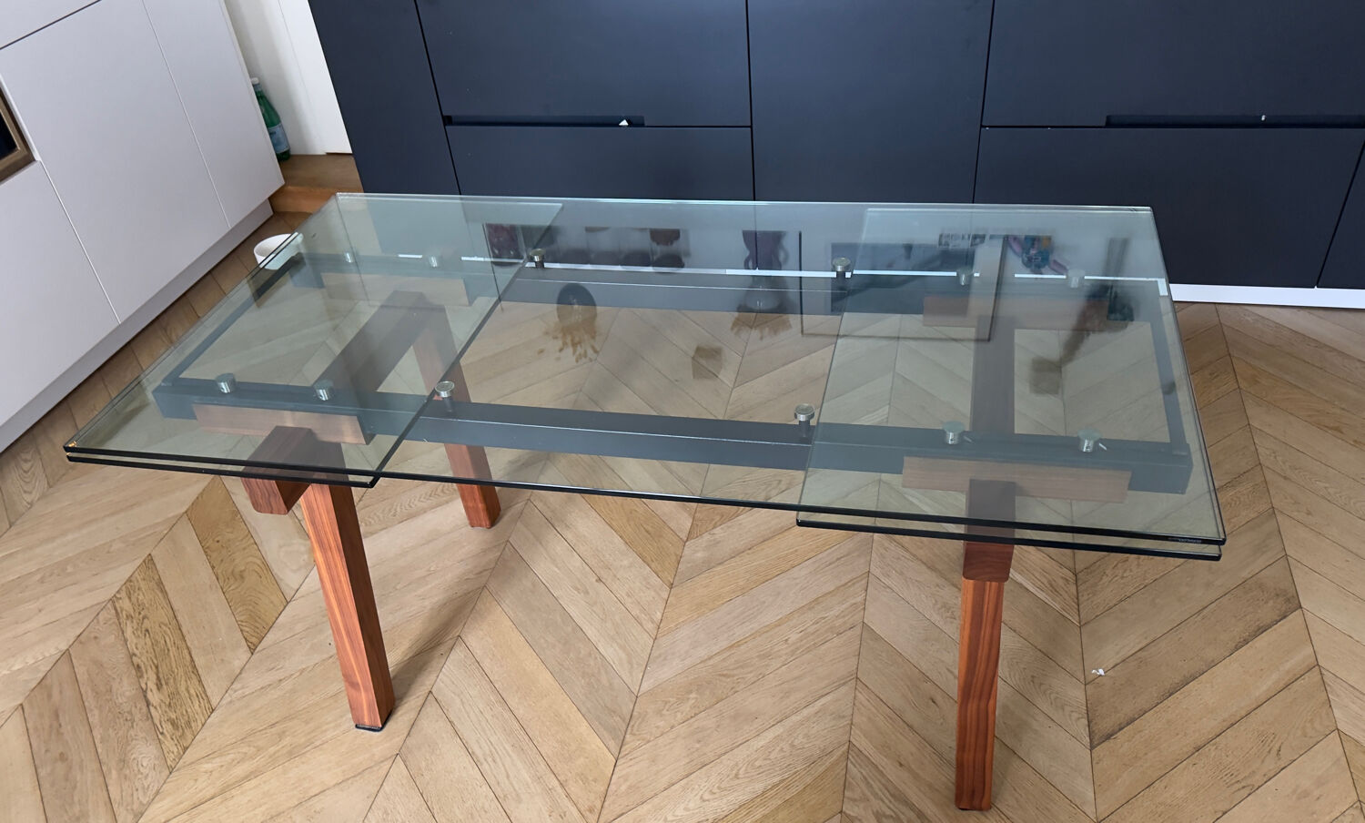 Extensible Bonaldo table in glass and wood – Italian design from the 90s.