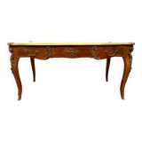 Bureau d'apparat de style Louis XV, dessus de cuir fauve XIXème siècle