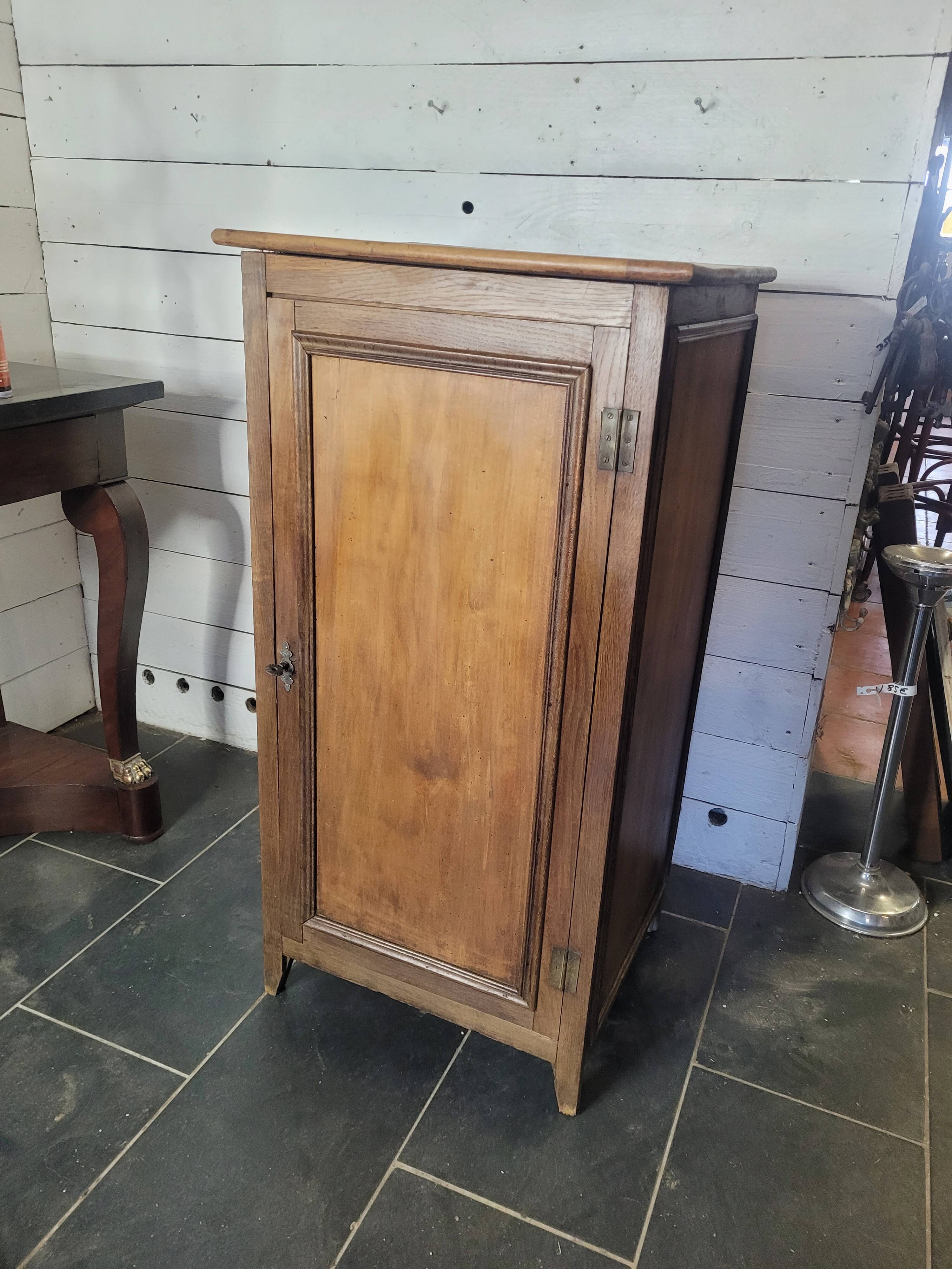 Old jam maker