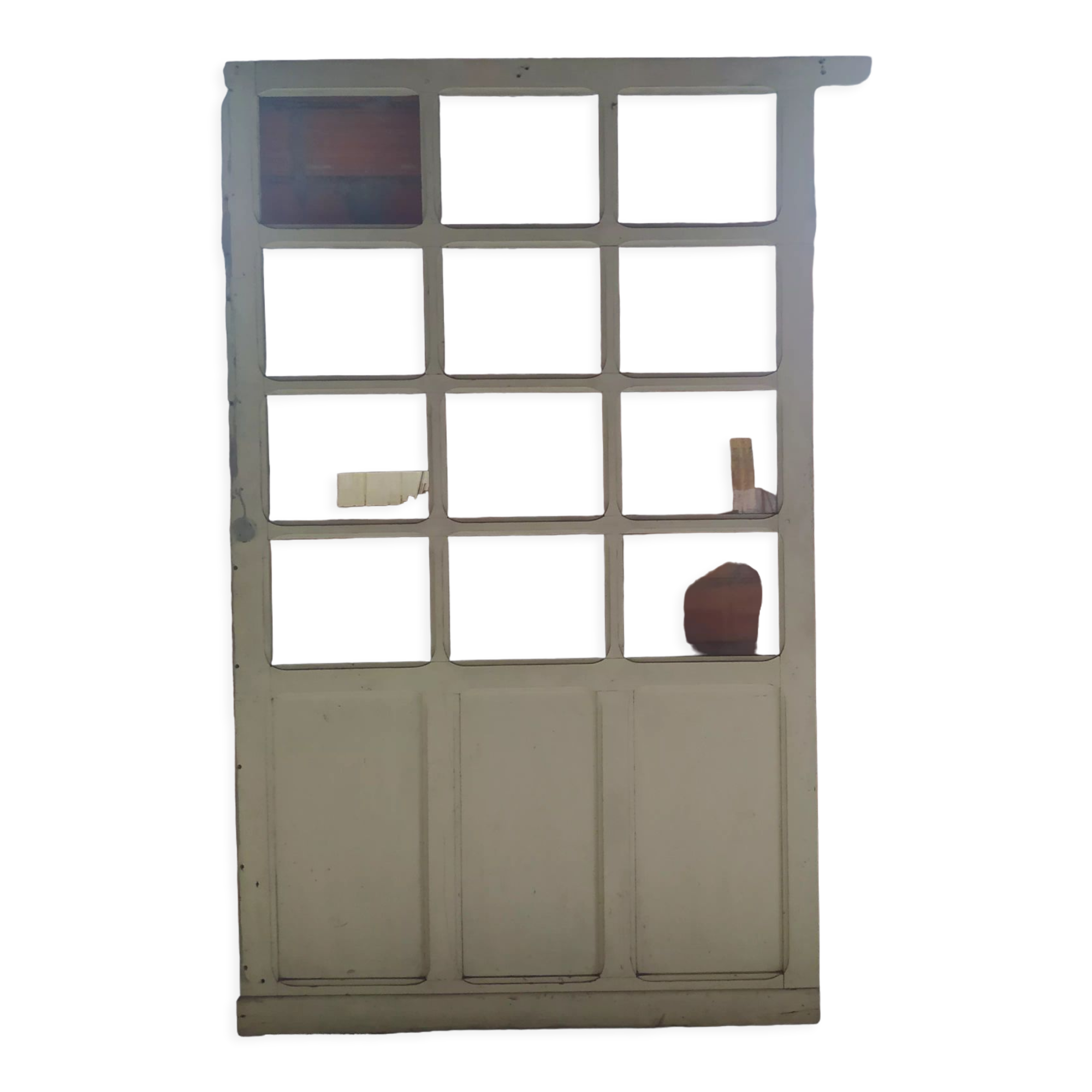 Old workshop partition wall / vintage wood canopy