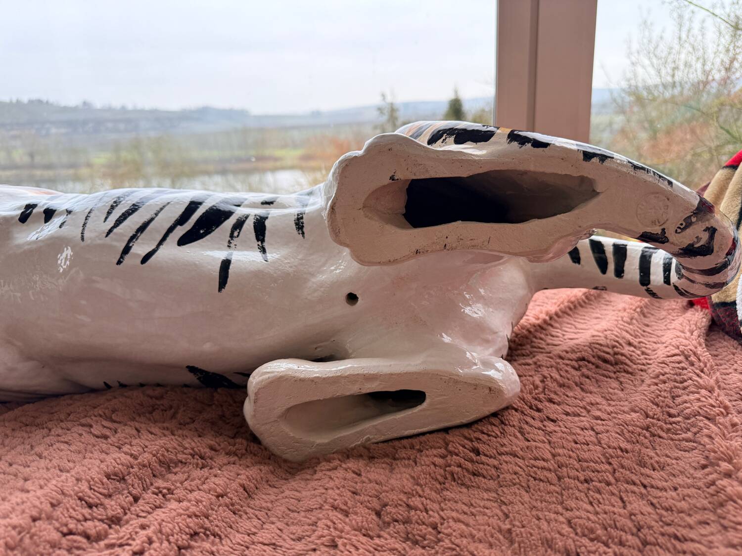 Tiger, Italian sculpture in glazed ceramic.