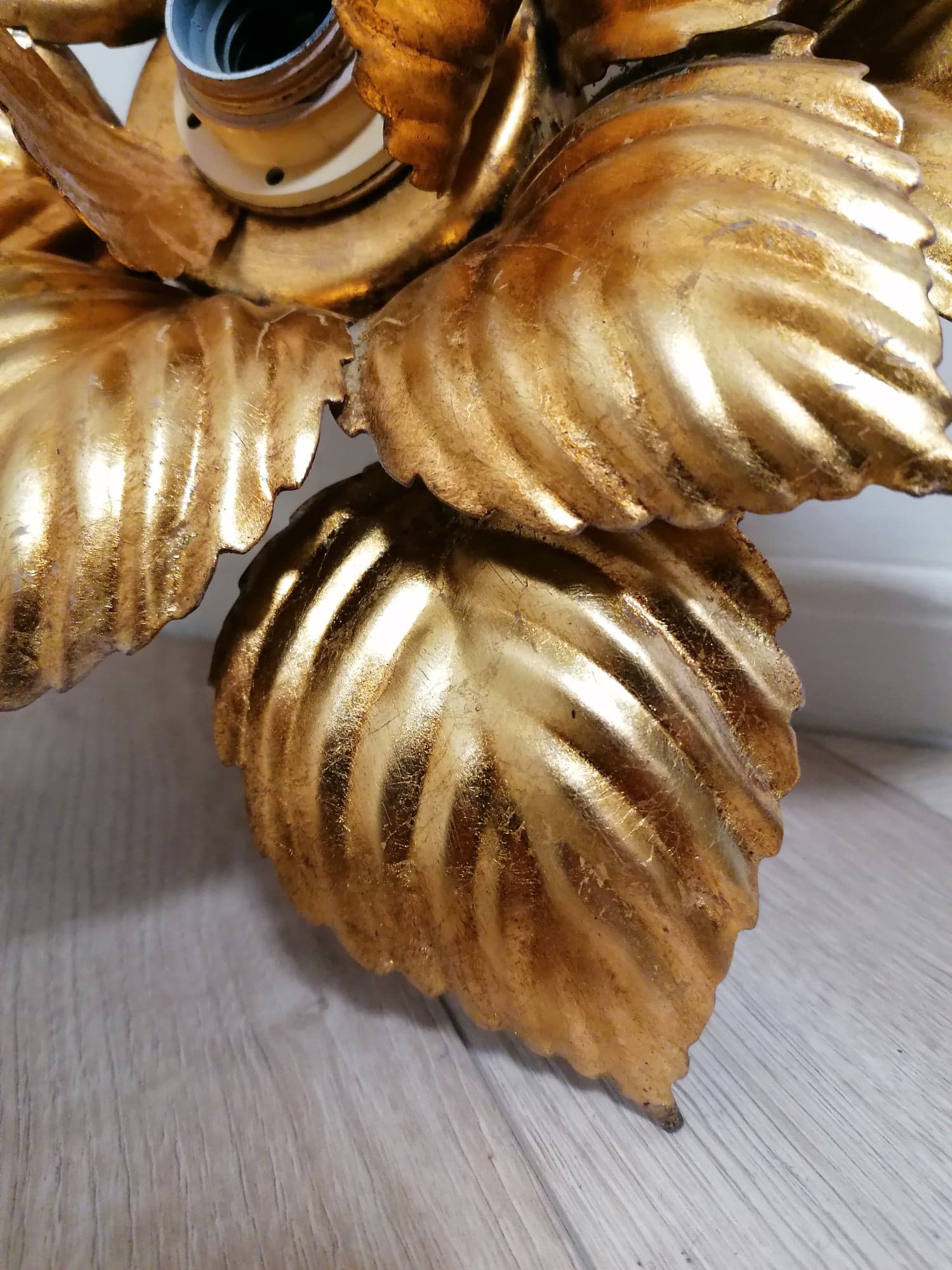 Golden flower ceiling