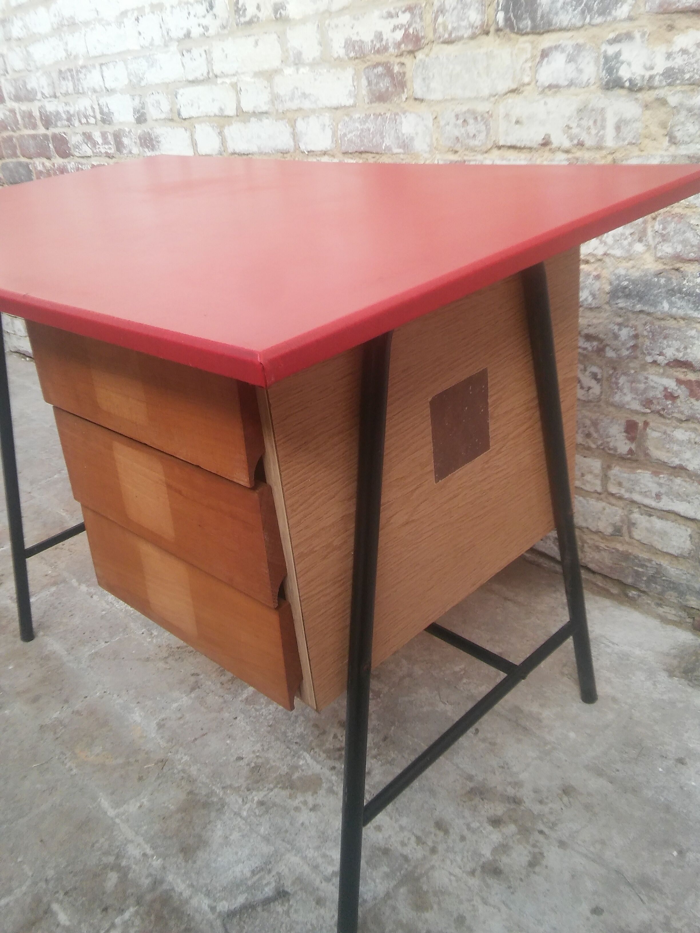 Vintage desk 3 drawers