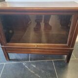 Mahogany MD bookcase or display case