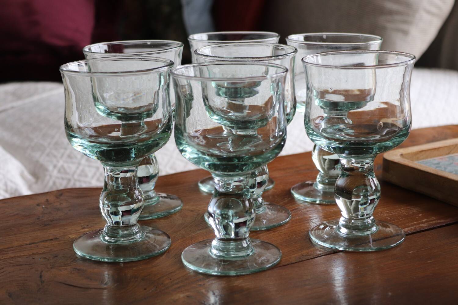 7 grands verres à vin soufflés vert d'eau