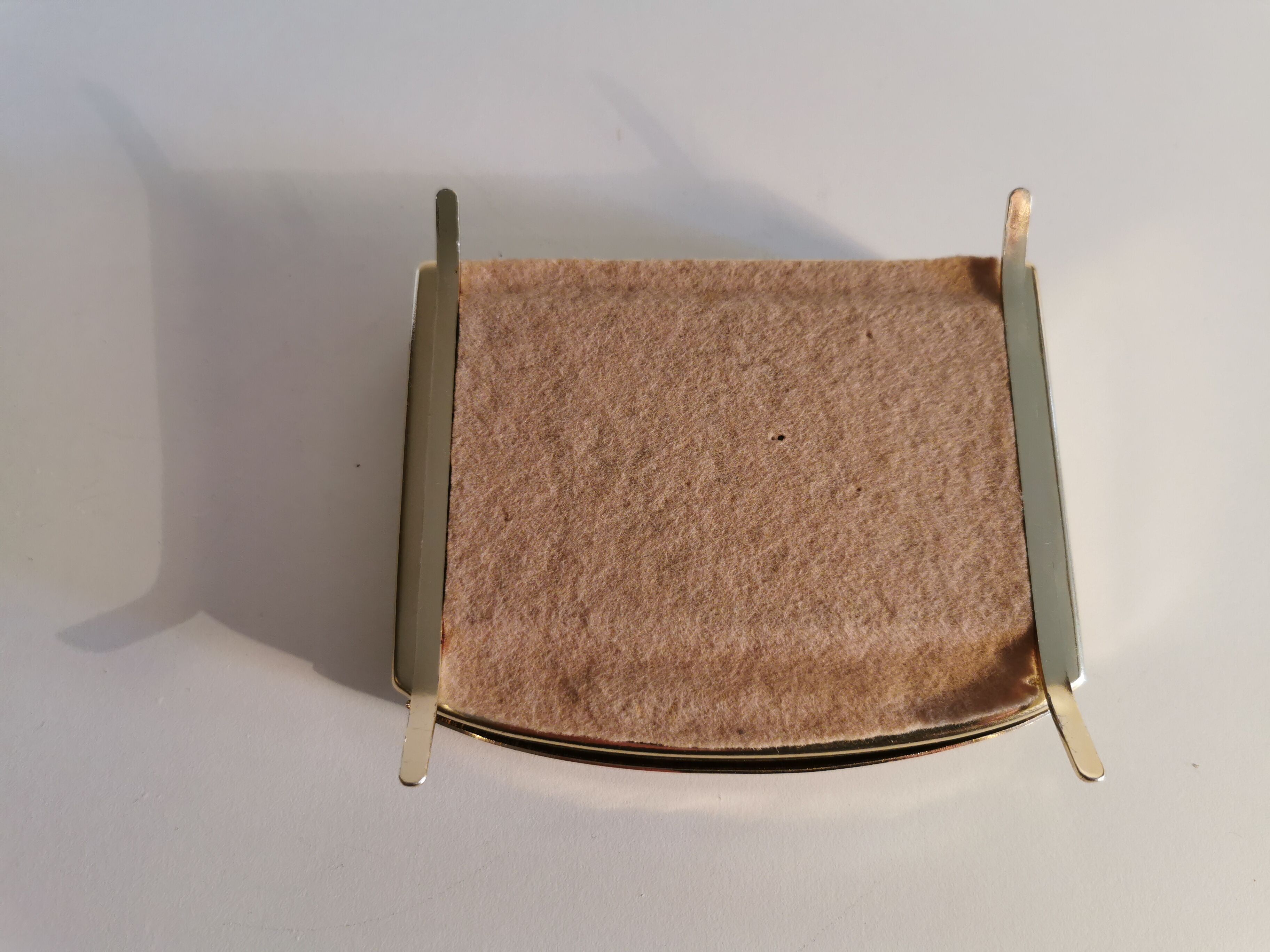 Beautiful art deco cigarette box in gold metal