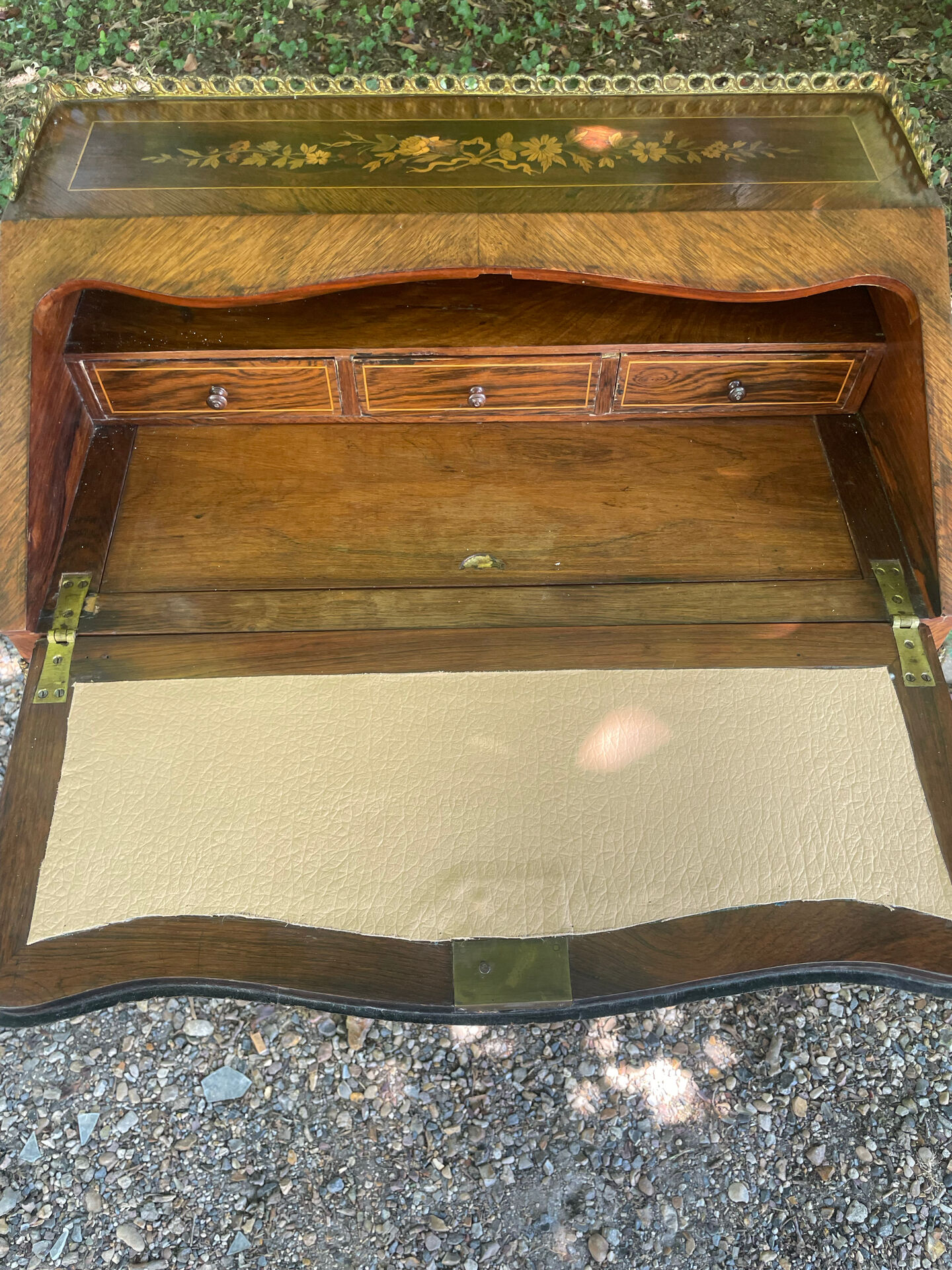 Bureau de dame ,dos d’âne fin XIX eme