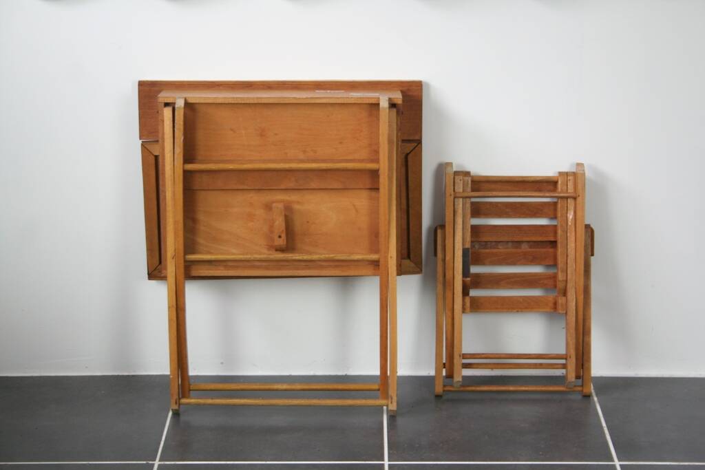 Folding children's desk and chair set