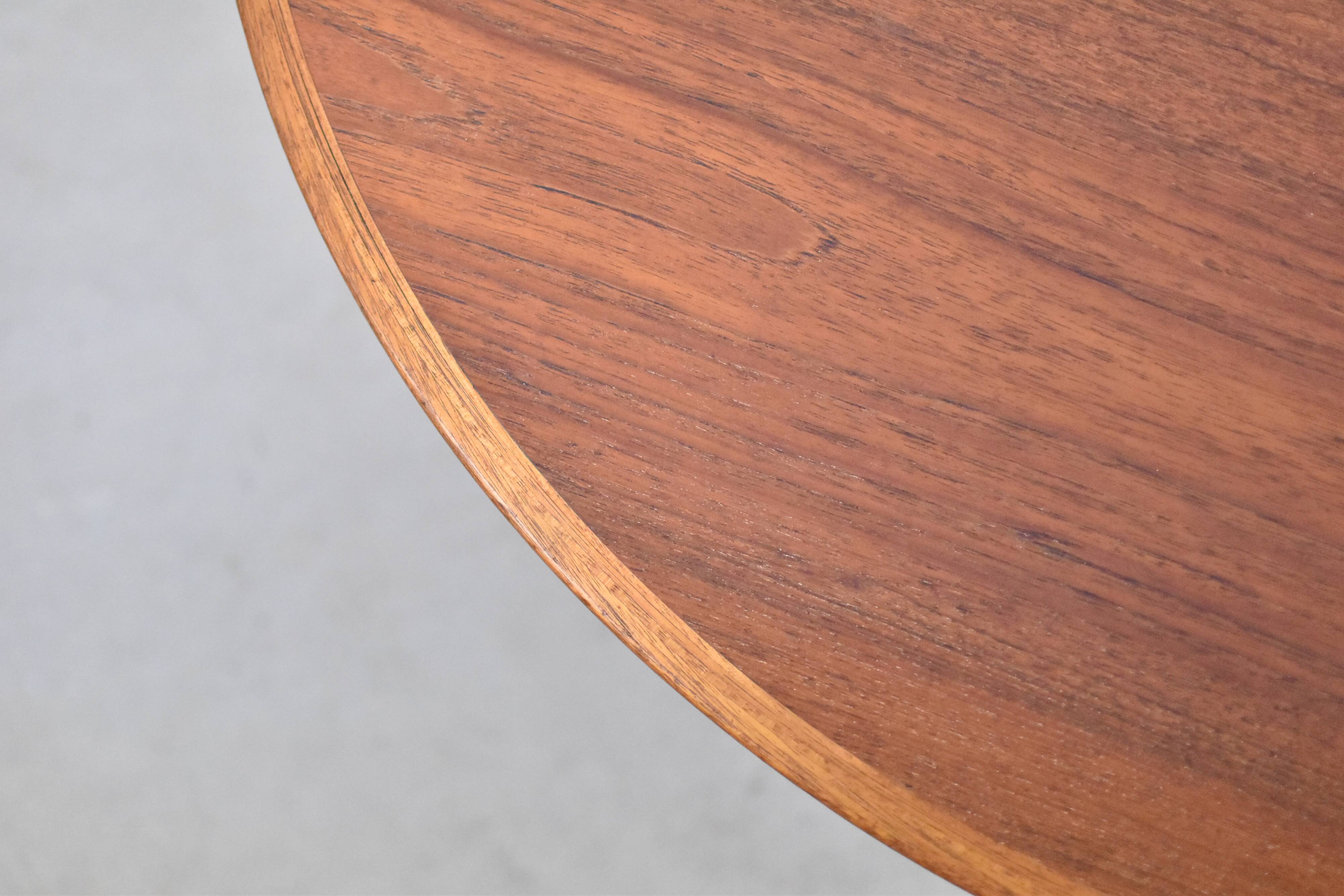 Lovely round coffee table from Denmark, 1950’s.