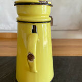 Cafetière jaune en métal émaillé