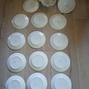 12 assiettes plates anciennes + soupière HBCM