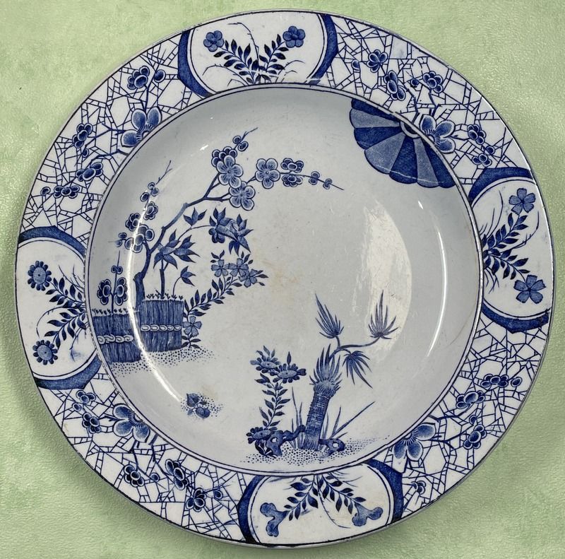 Details on Japanese plate Creil Montereau 23 cm - early XX eme