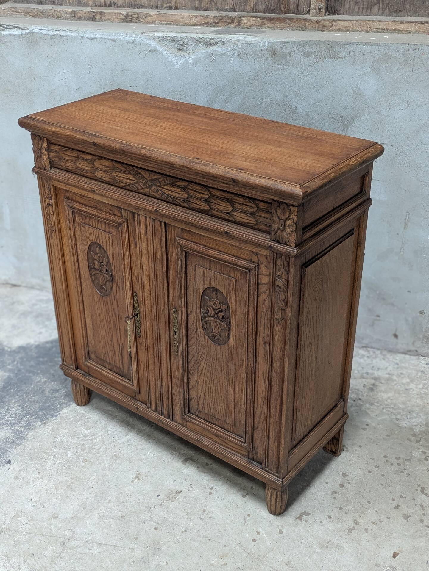 Buffet ancien en chêne