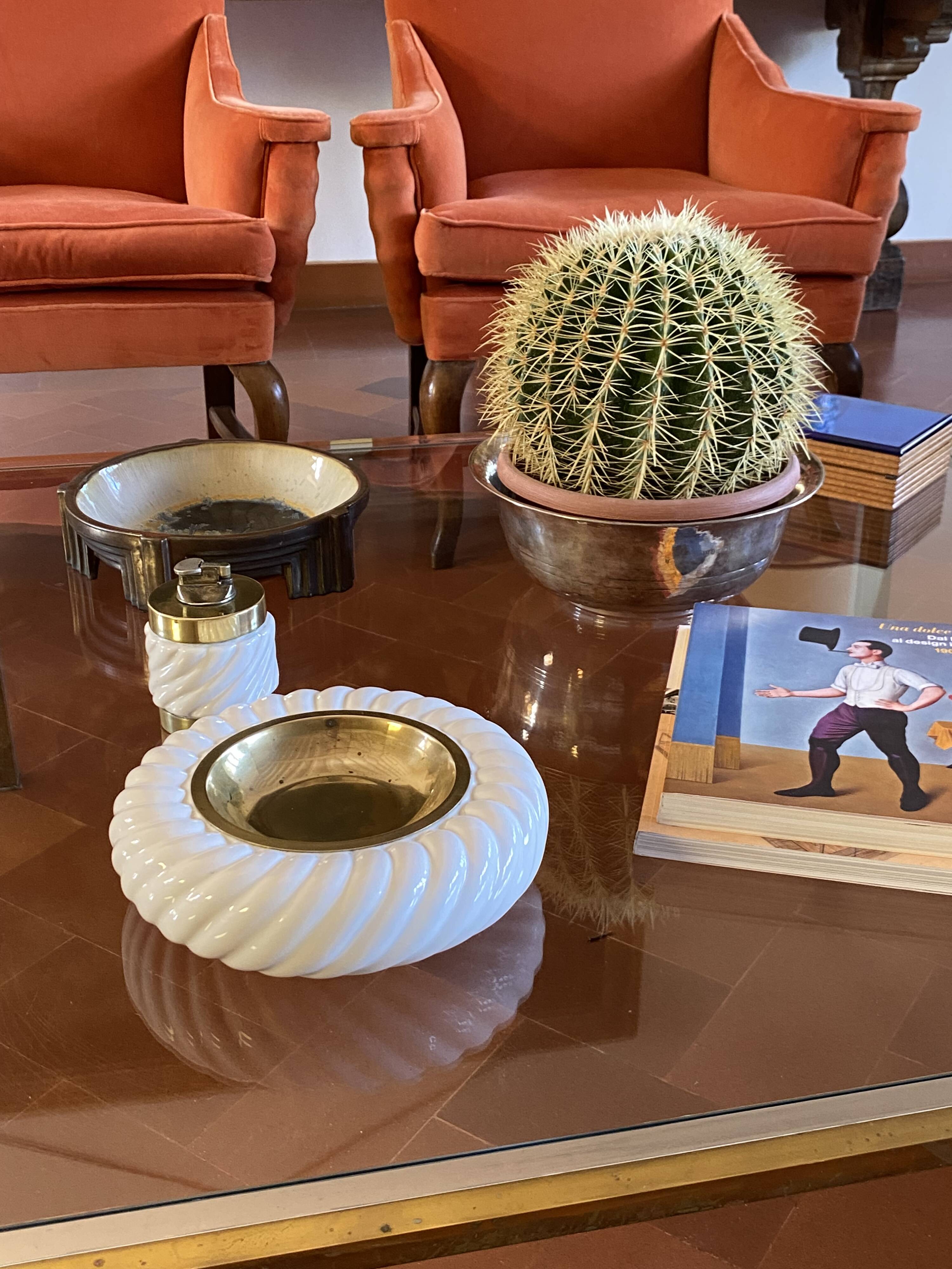 Tommaso Barbi, Smoking set white ashtray and table lighter, B Ceramiche, ca. 1970