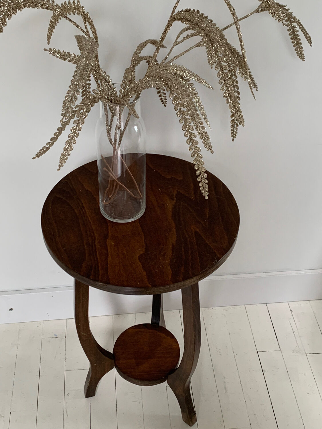 Wooden pedestal table