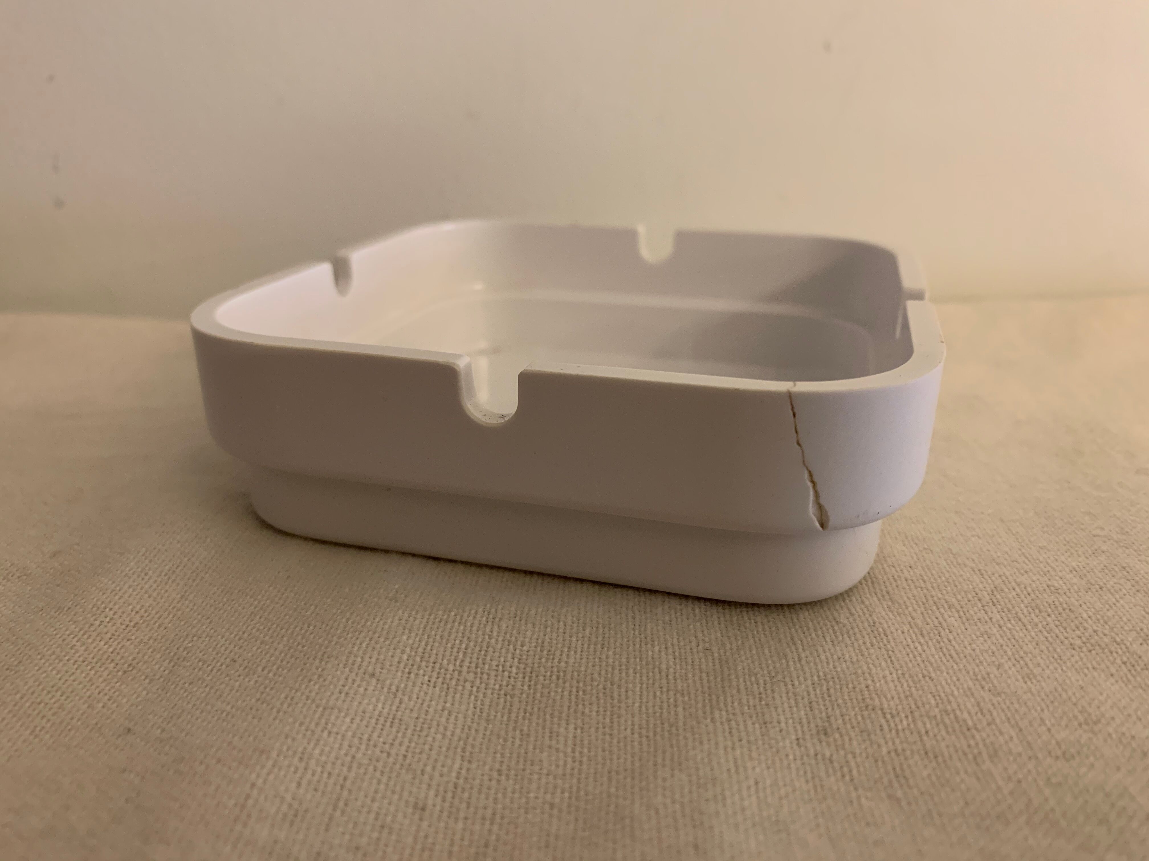 Walter Zeischegg's set of 3 white ashtrays for Helit 1970