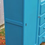 Asymmetrical cabinet