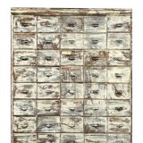 Ancien meuble de quincaillerie patiné