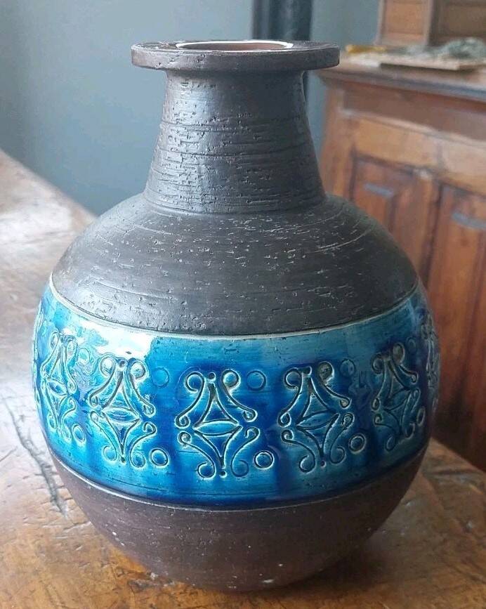 Aldo Londi for Bitossi. Rimini-Blue glazed ceramic vase, vintage design