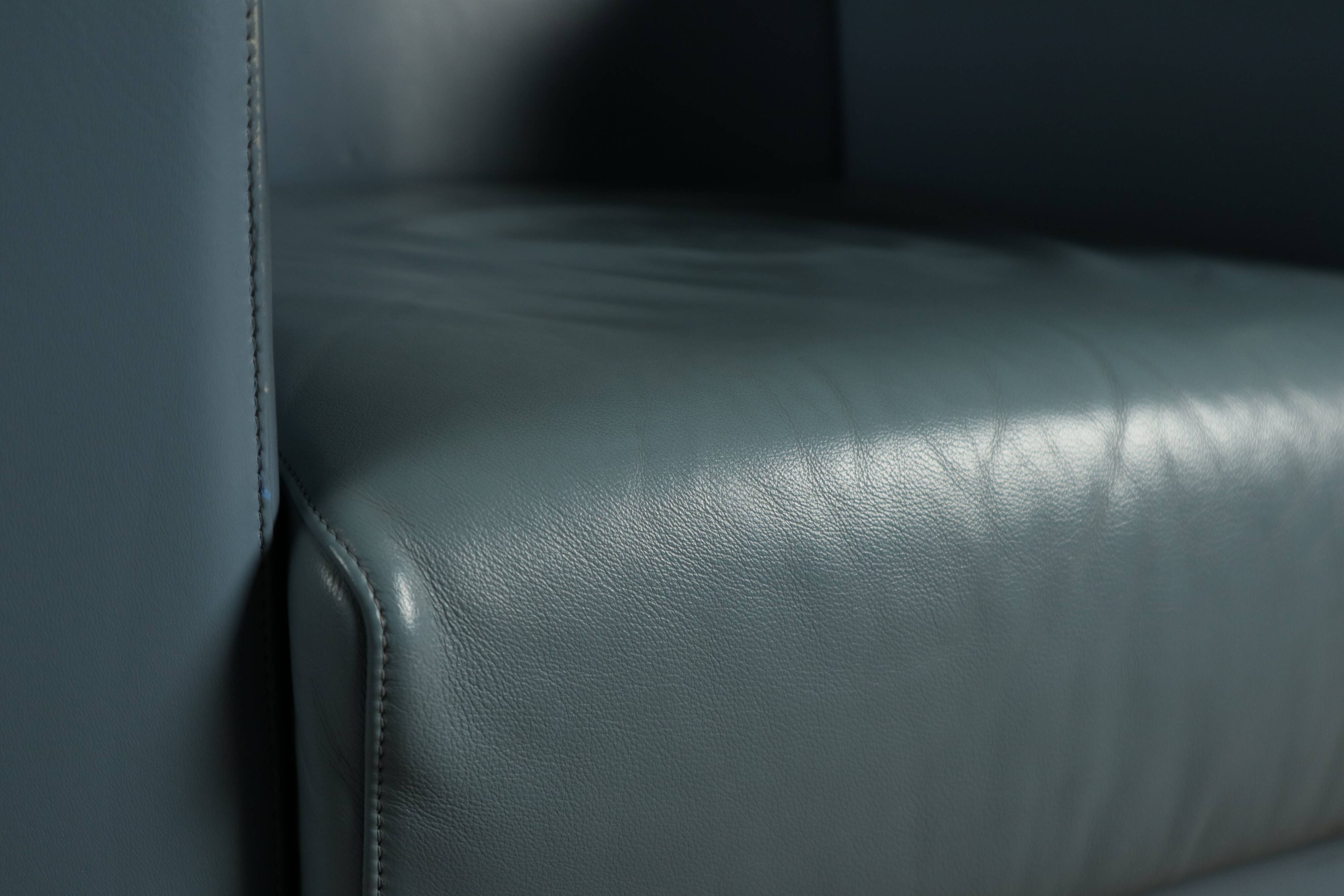 Paire de fauteuils « Moji » de Shigeru Uchida pour Poltrona Frau