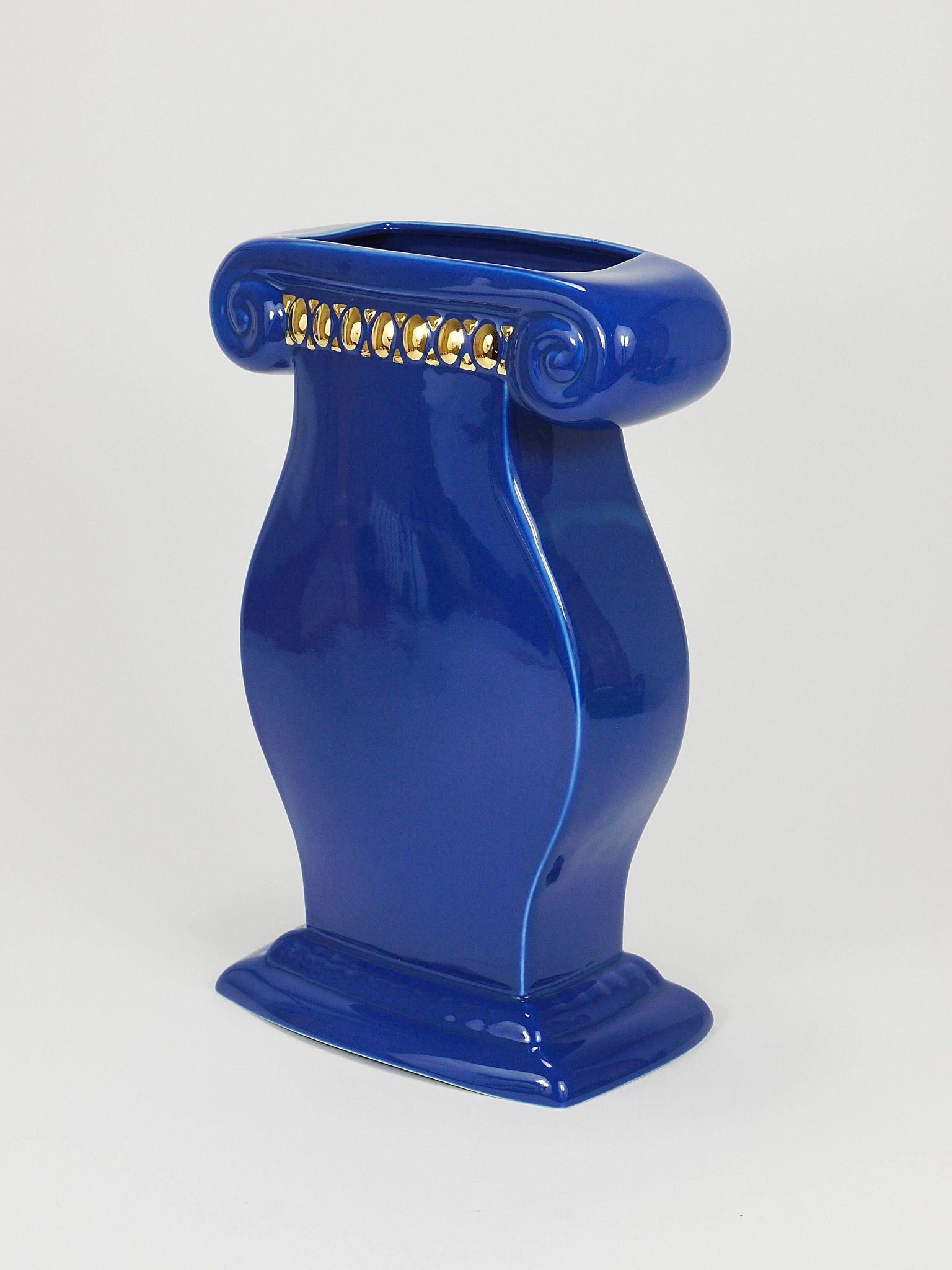 Heide Warlamis Vase Postmodern Grand Design Memphis, Vienna Collection, 1980s