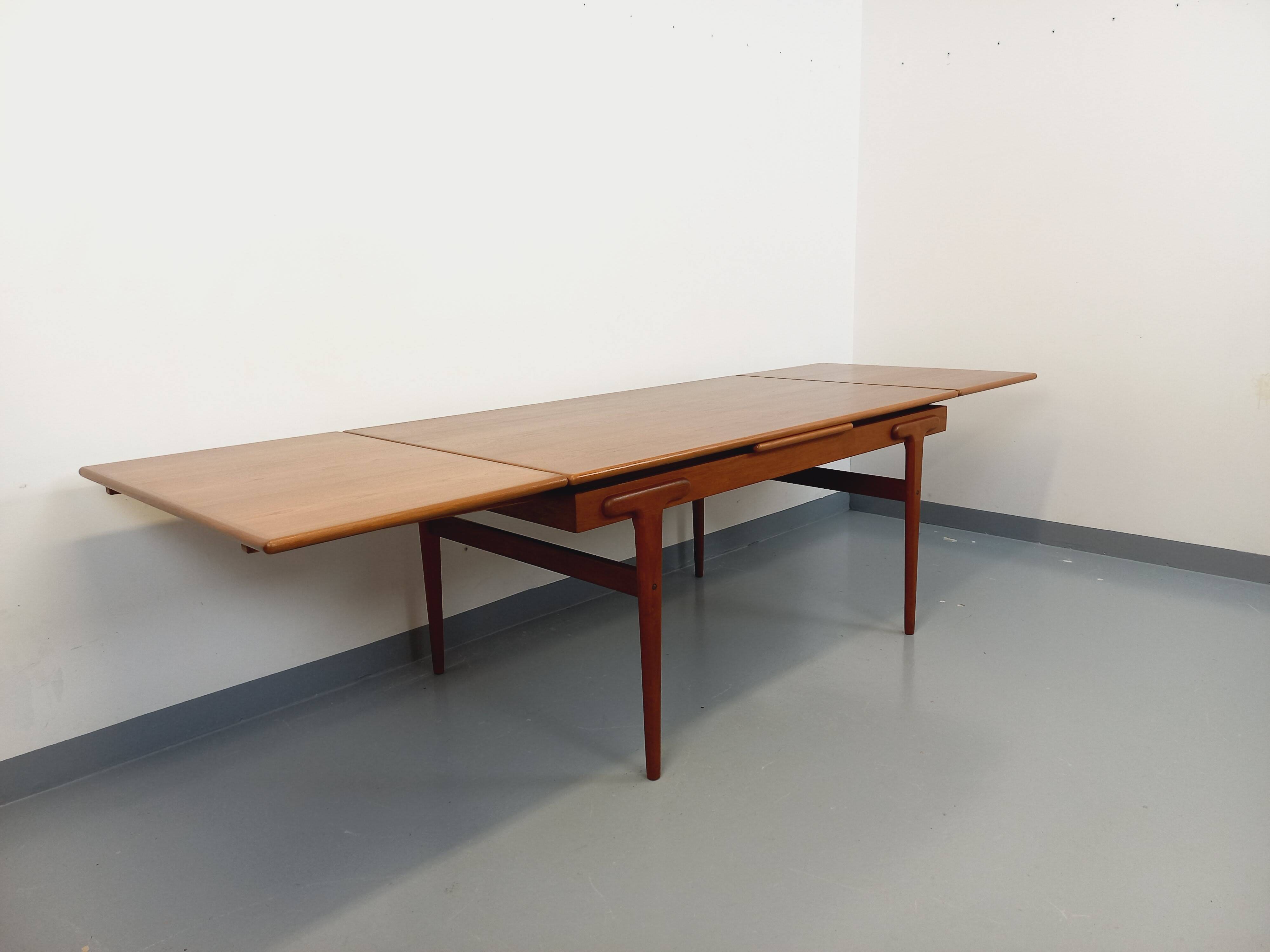 Vintage rectangular Scandinavian dining table by Ejvind A. Johansson teak