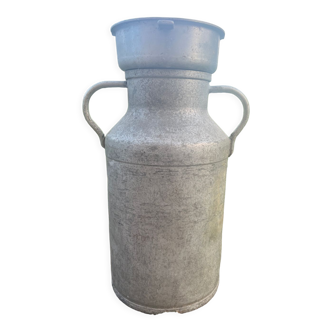Milk pot