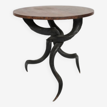 Portuguese table with black horns.